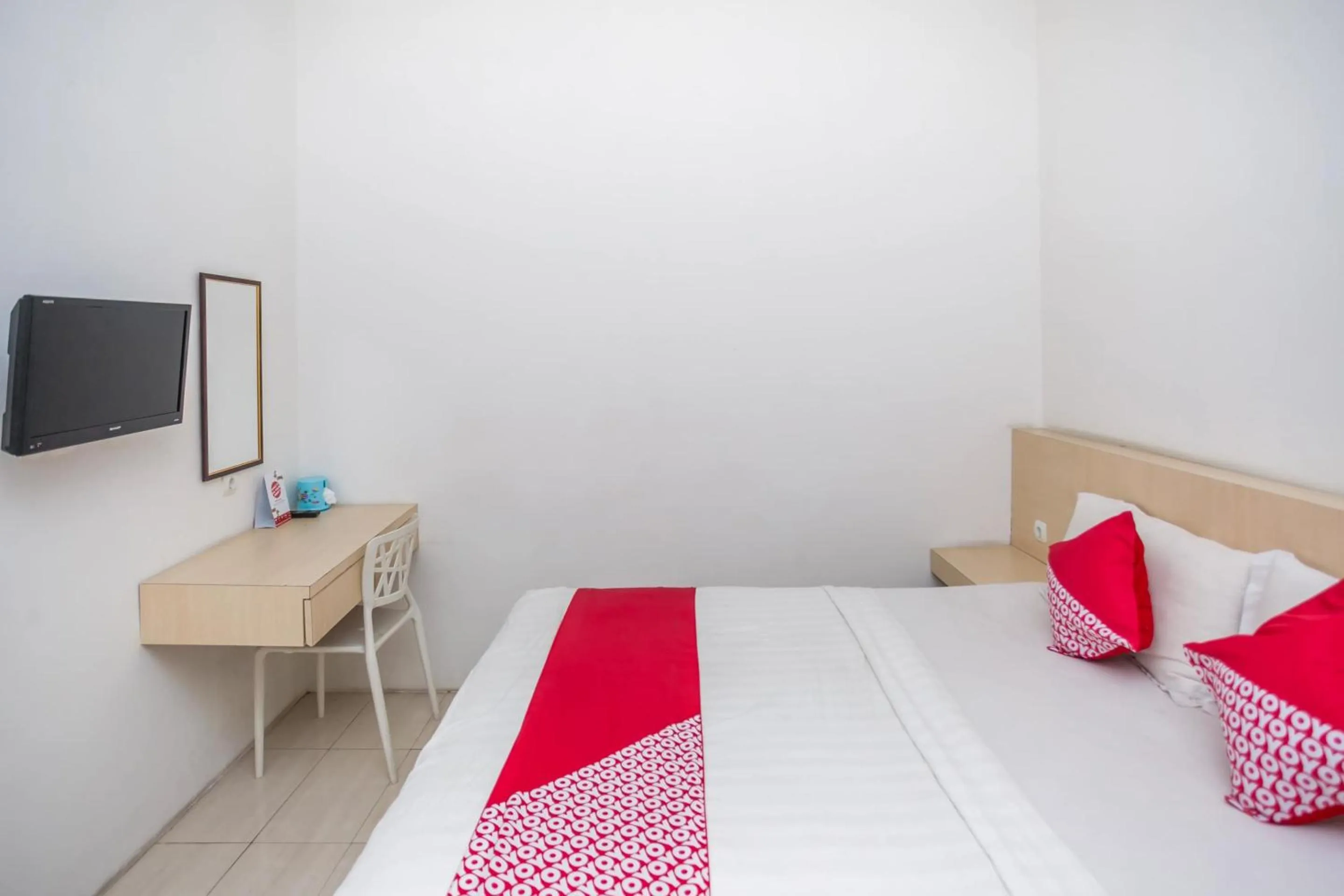 Bedroom, Bed in Hotel O Lapan Lapan