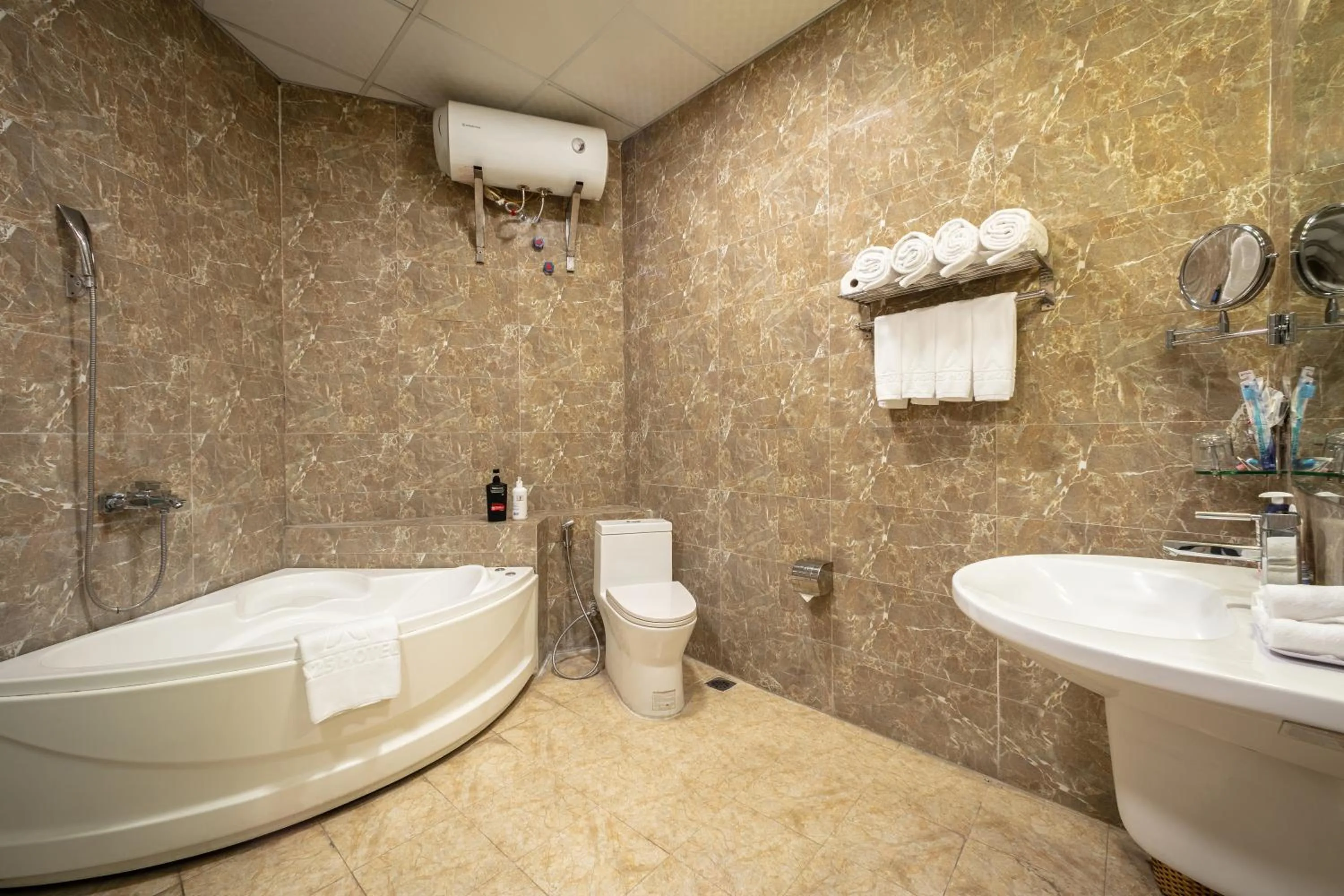 Shower in A25 Hotel - 96 Hai Bà Trưng