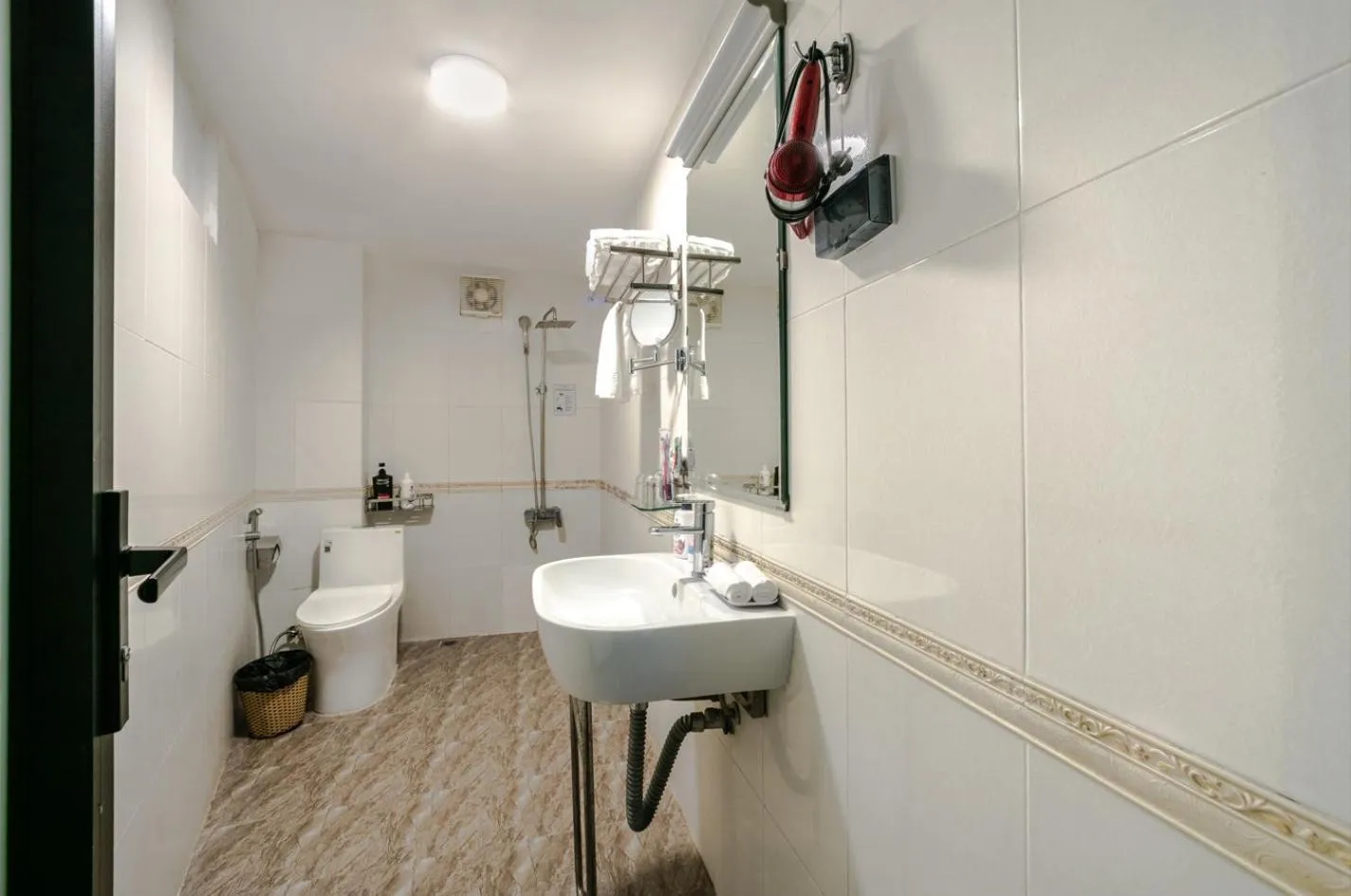 Shower in A25 Hotel - 96 Hai Bà Trưng