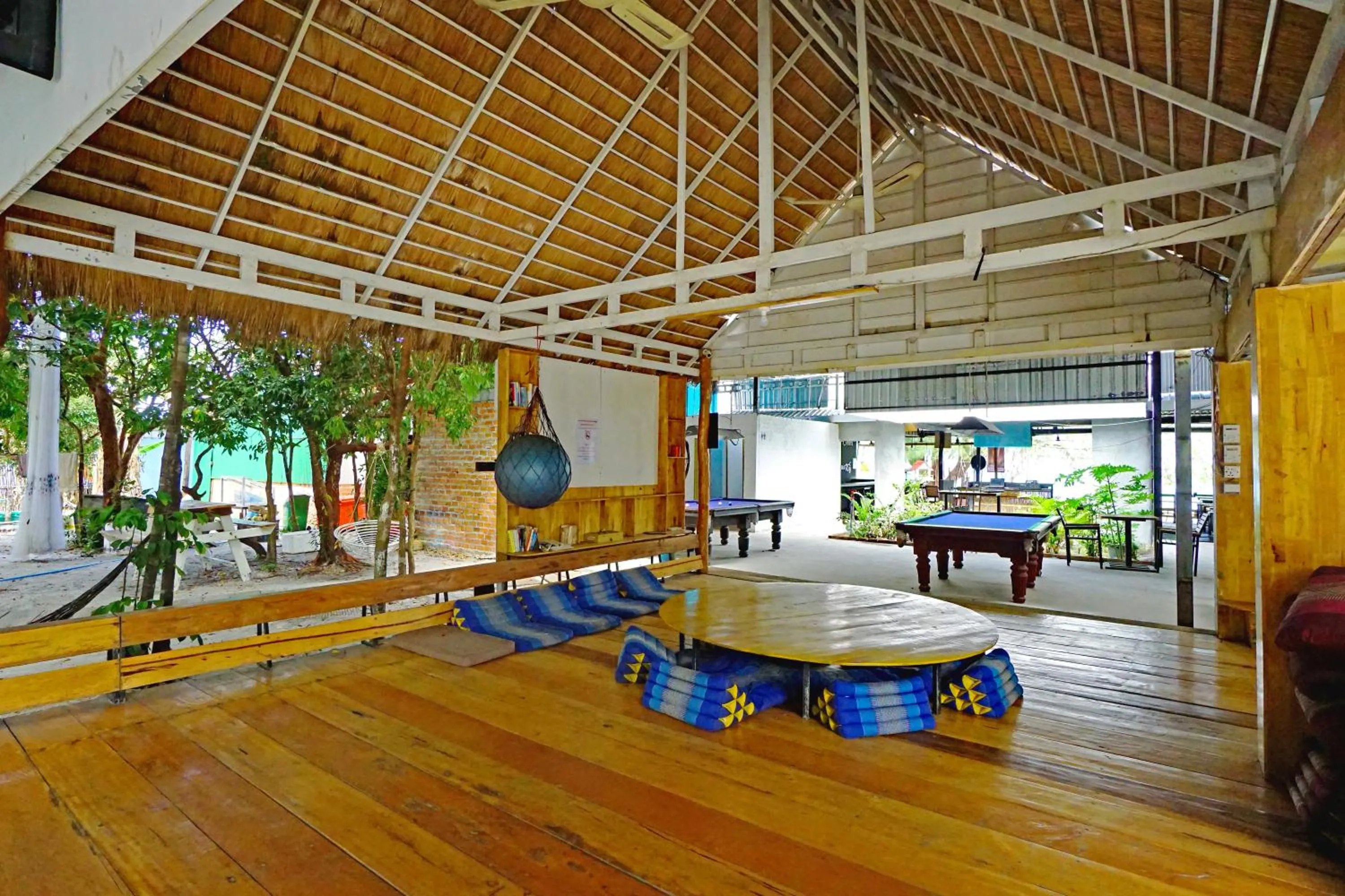 Communal lounge/ TV room in Onederz Koh Rong Sanloem