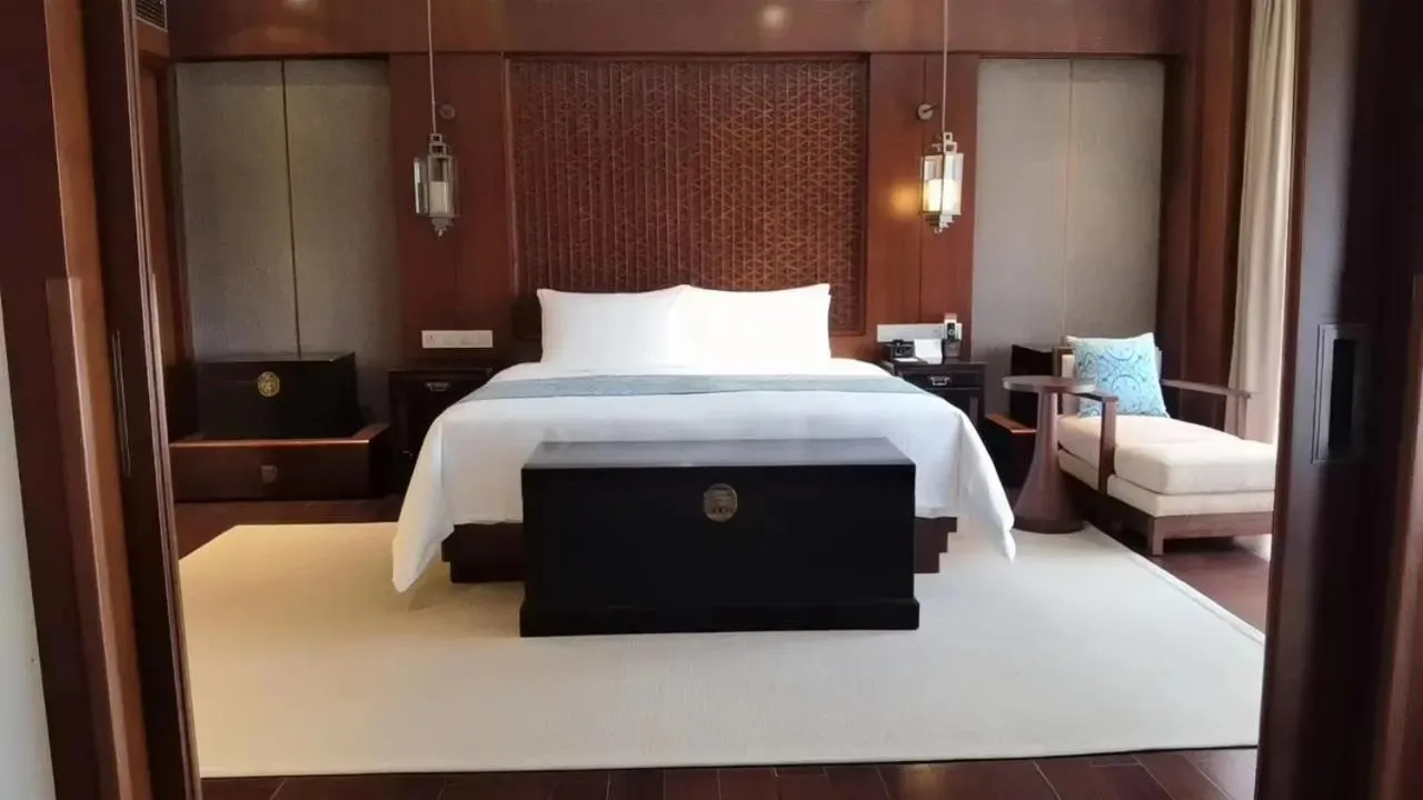 Bed in Sanya LUHUITOU Resort & Spa