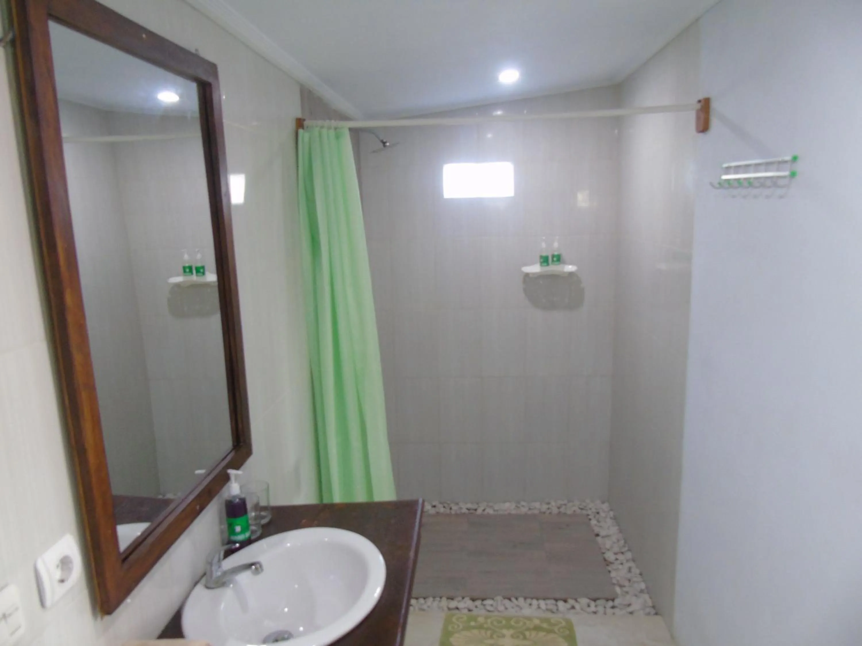 Bathroom in Kuri Garden Cottage