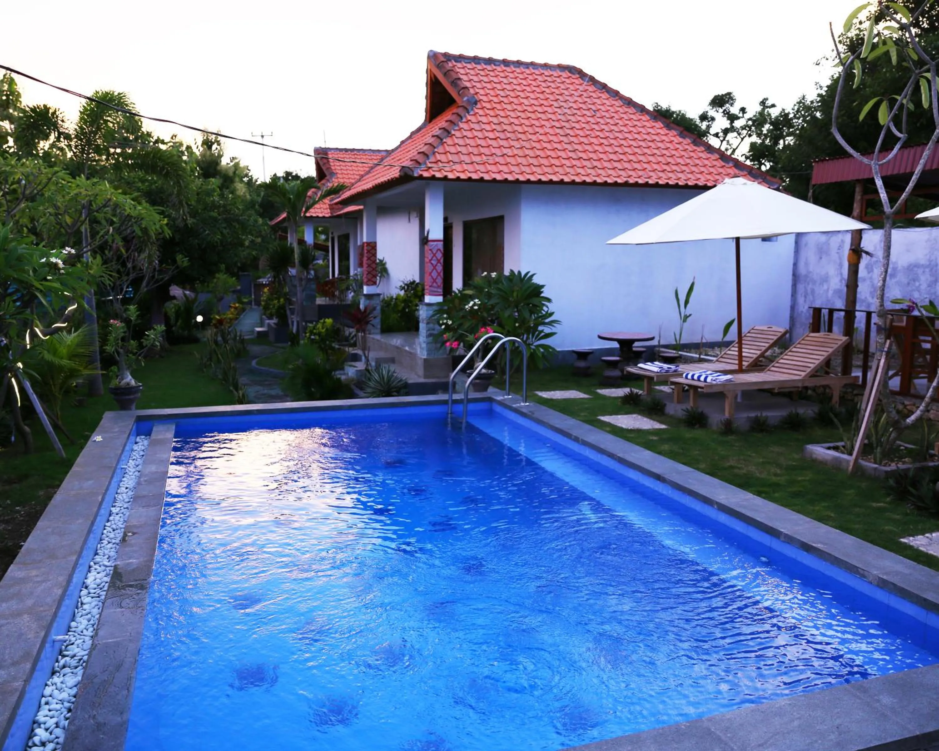 Swimming pool in Kuri Garden Cottage