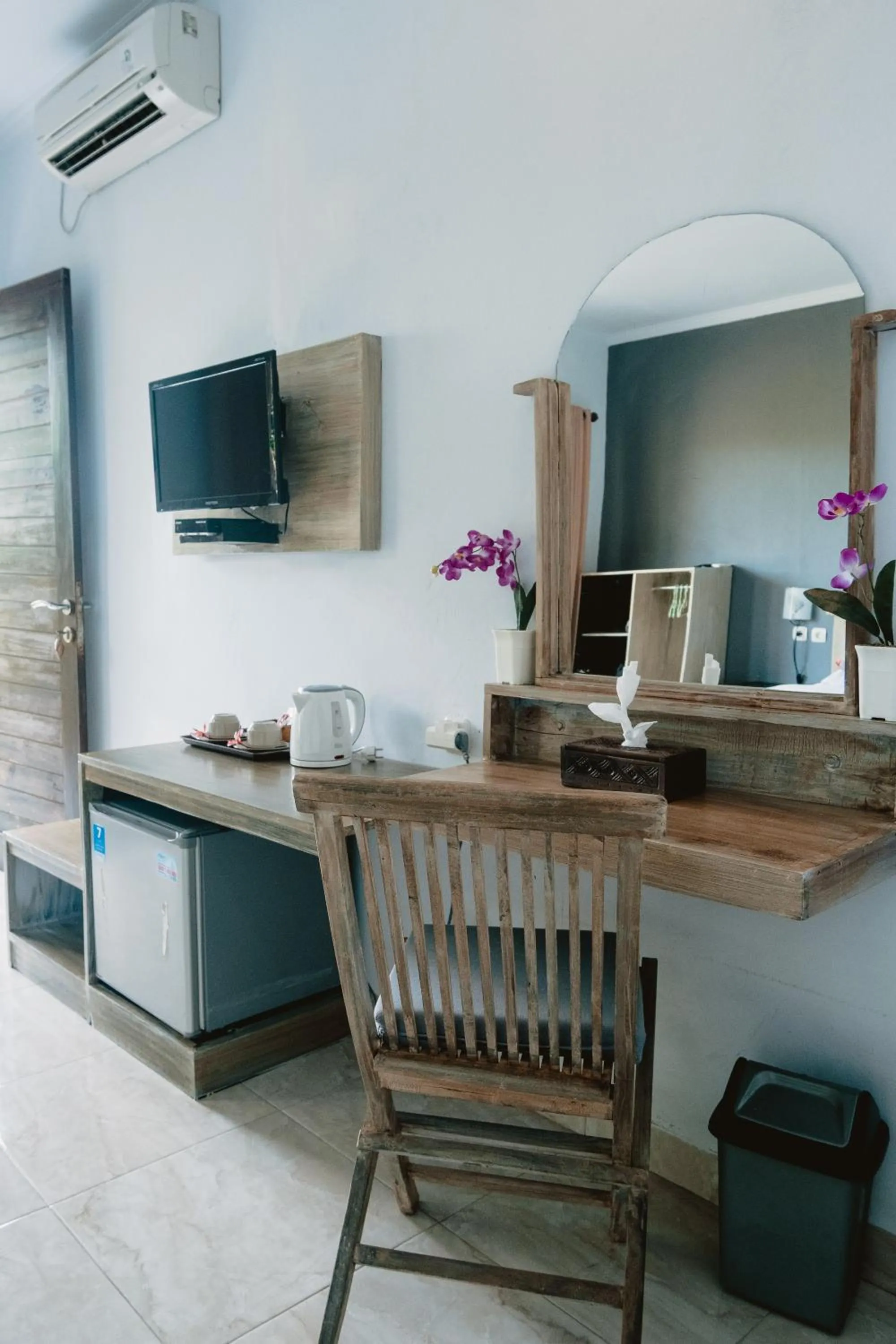 TV and multimedia in Kuri Garden Cottage