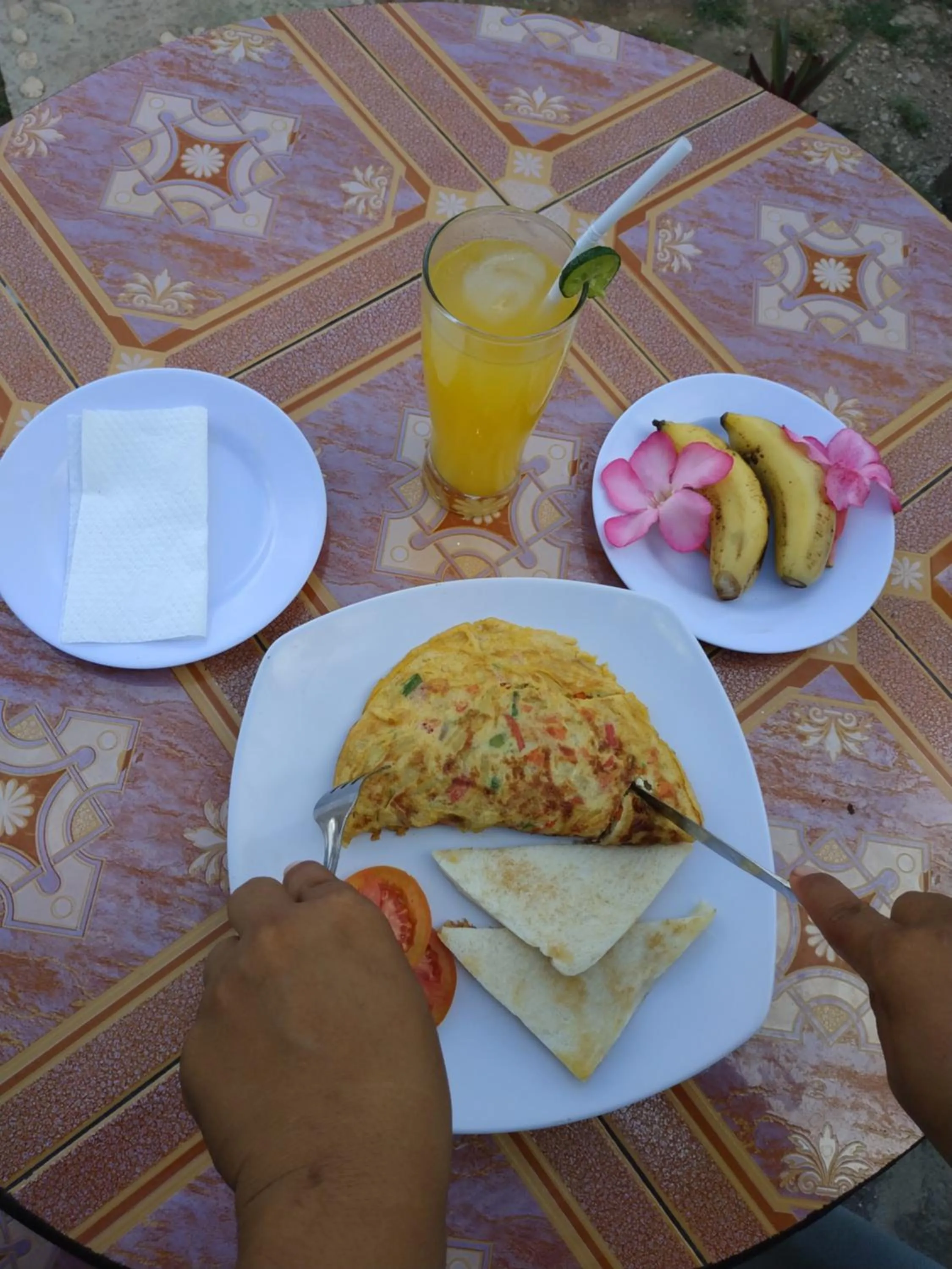 Breakfast in Kuri Garden Cottage