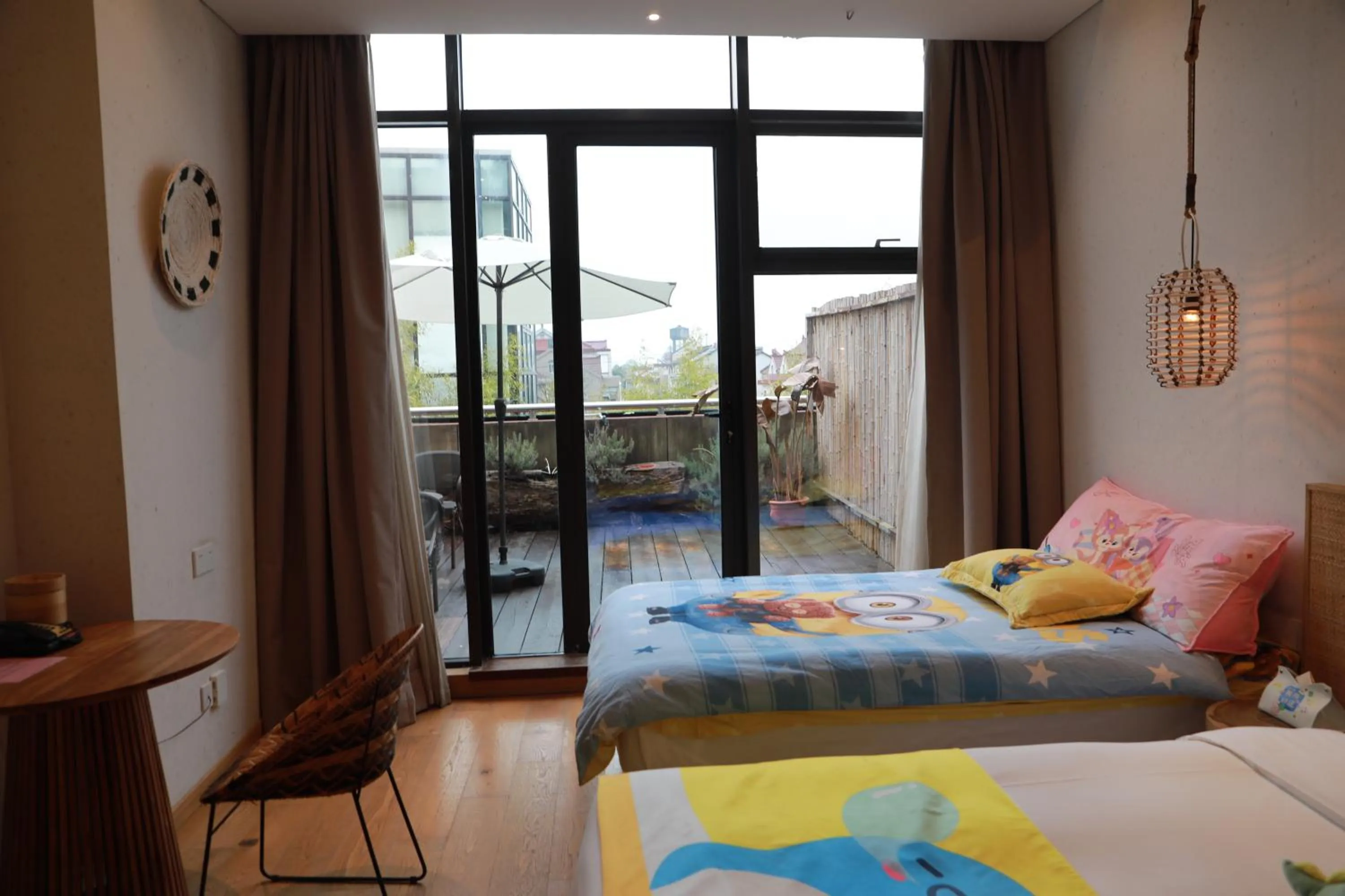 Bed in Manli Hotel Shanghai Pudong Airport Branch -Provide free shuttle buses to Pudong Airport and Disneyland