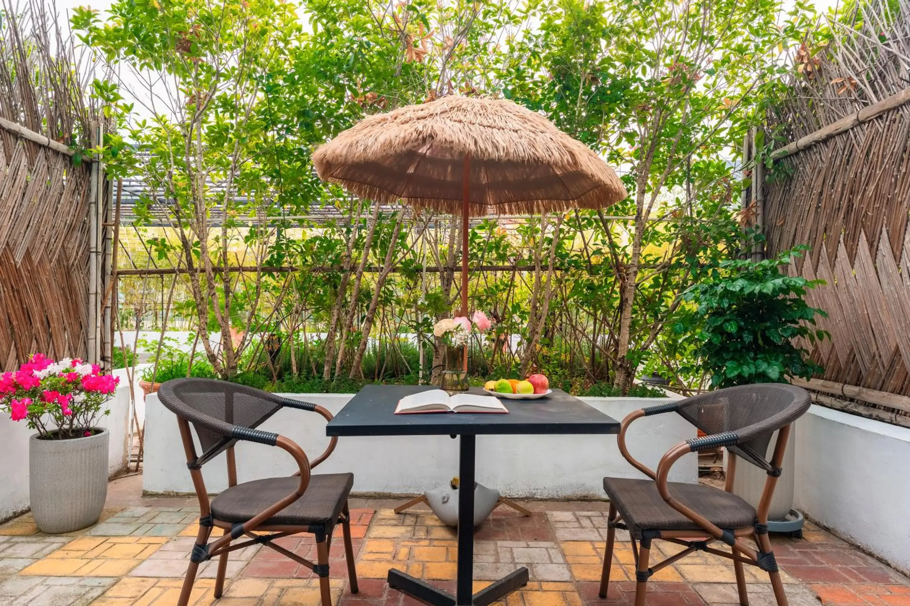 King Room with Garden View in Manli Hotel Shanghai Pudong Airport Branch-Free shuttle buses to Pudong Airport and Disneyland King Room with Garden View in Manli Hotel Shanghai Pudong Airport Branch-Free shuttle buses to Pudong Airport and Disneyland