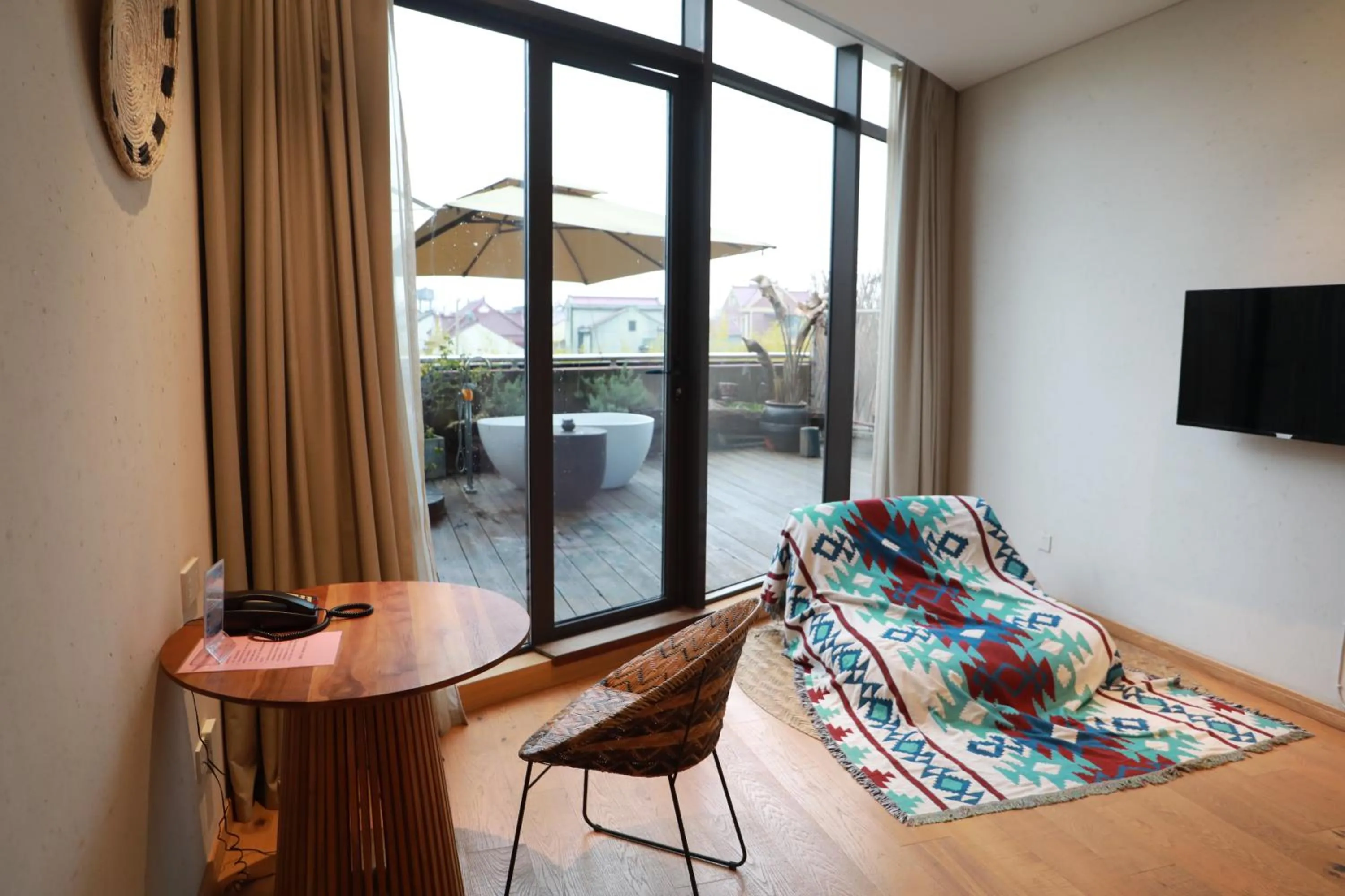 Communal lounge/ TV room in Manli Hotel Shanghai Pudong Airport Branch -Provide free shuttle buses to Pudong Airport and Disneyland