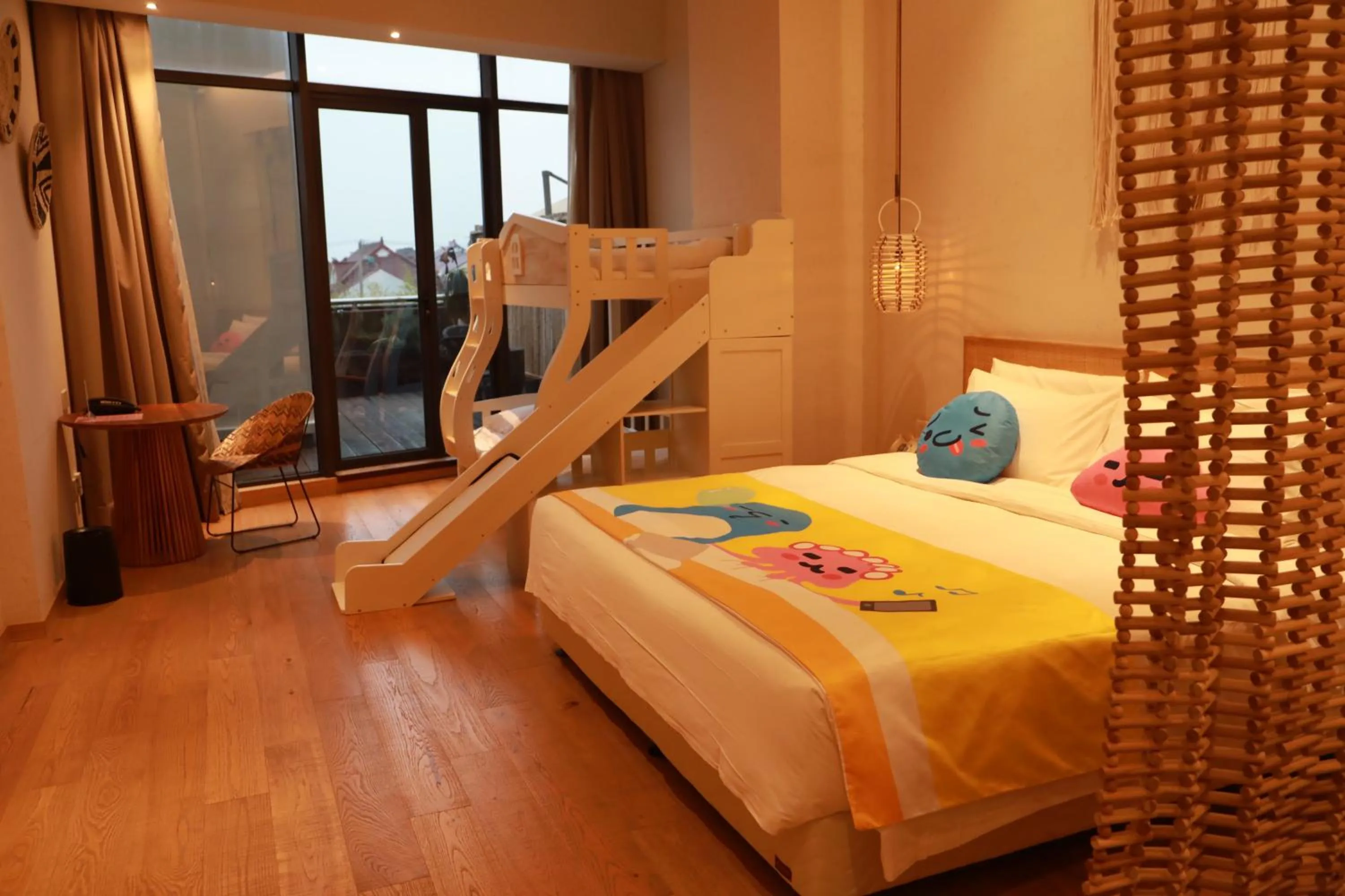 Bed in Manli Hotel Shanghai Pudong Airport Branch -Provide free shuttle buses to Pudong Airport and Disneyland