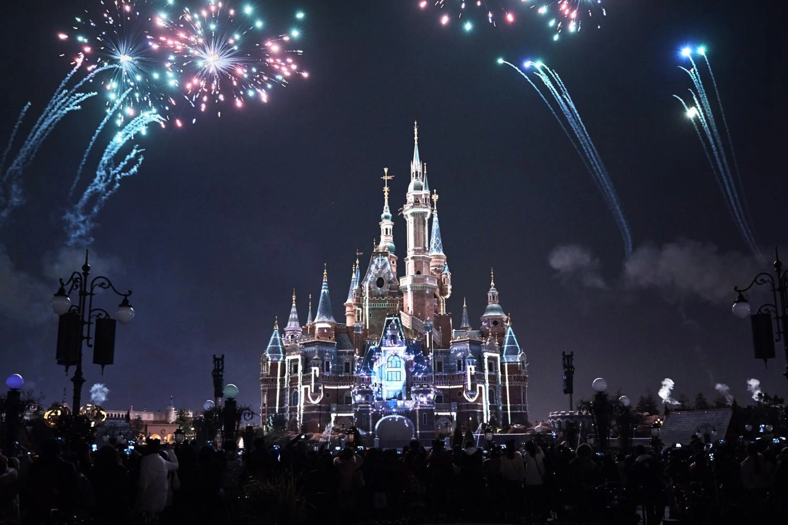 Nearby landmark in Manli Hotel Shanghai Pudong Airport Branch -Provide free shuttle buses to Pudong Airport and Disneyland