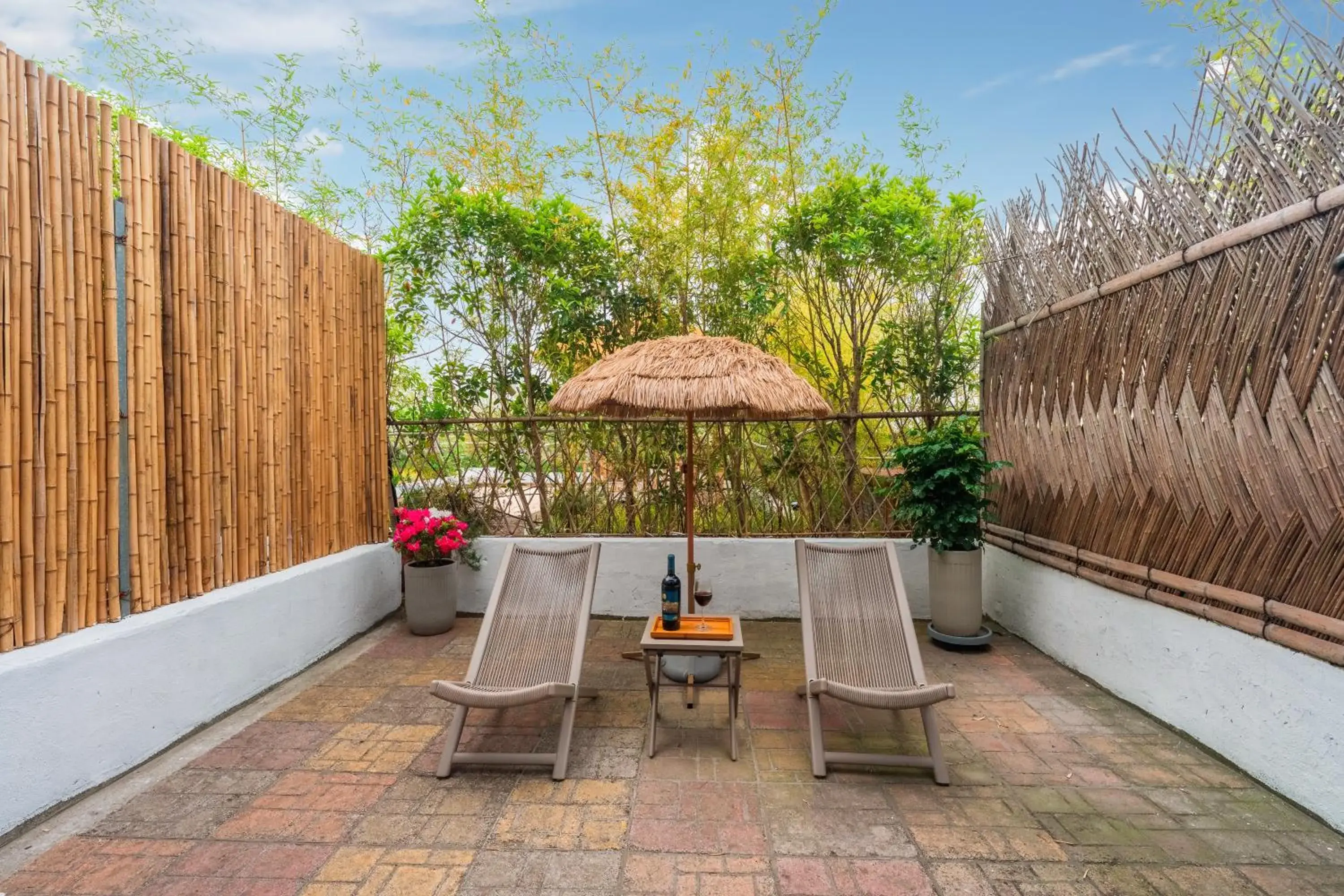 Superior Twin Room in Manli Hotel Shanghai Pudong Airport Branch-Free shuttle buses to Pudong Airport and Disneyland Superior Twin Room in Manli Hotel Shanghai Pudong Airport Branch-Free shuttle buses to Pudong Airport and Disneyland