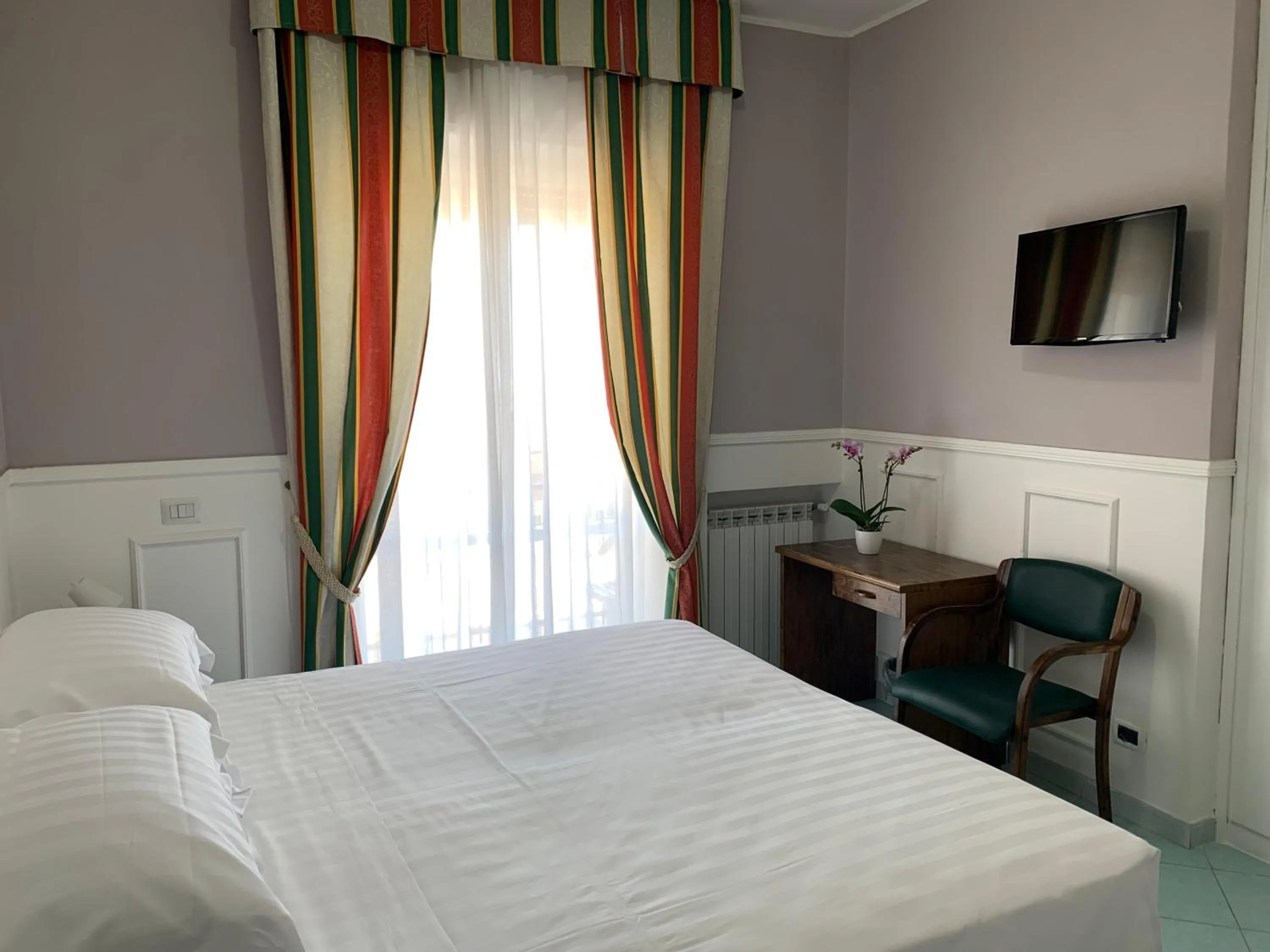 Bedroom, Bed in Hotel Conte