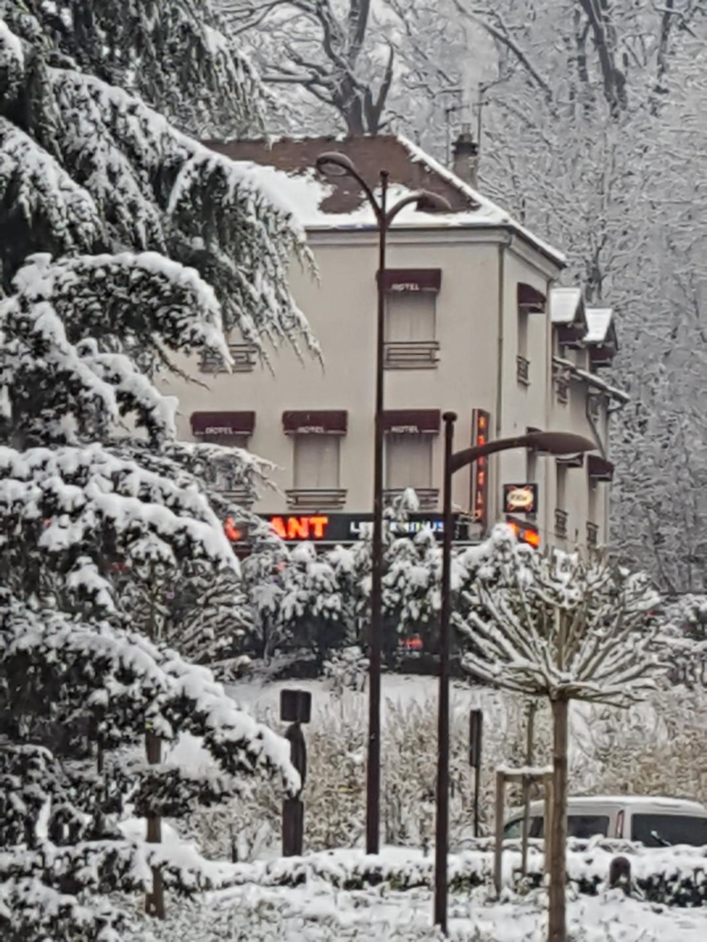 Property building in Terminus Fontainebleau Avon