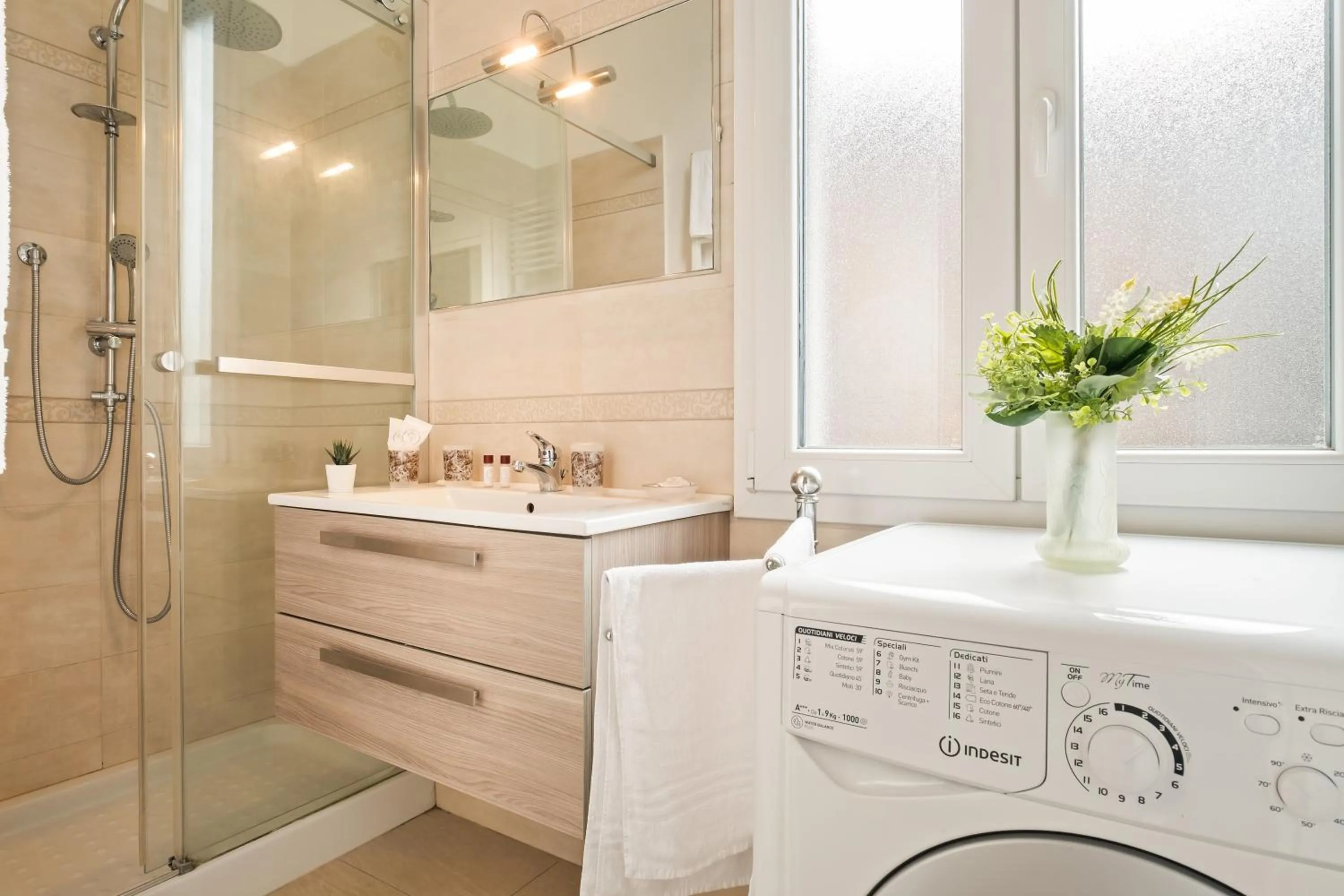 Bathroom in Marconi Airport Cozy Dream Flat