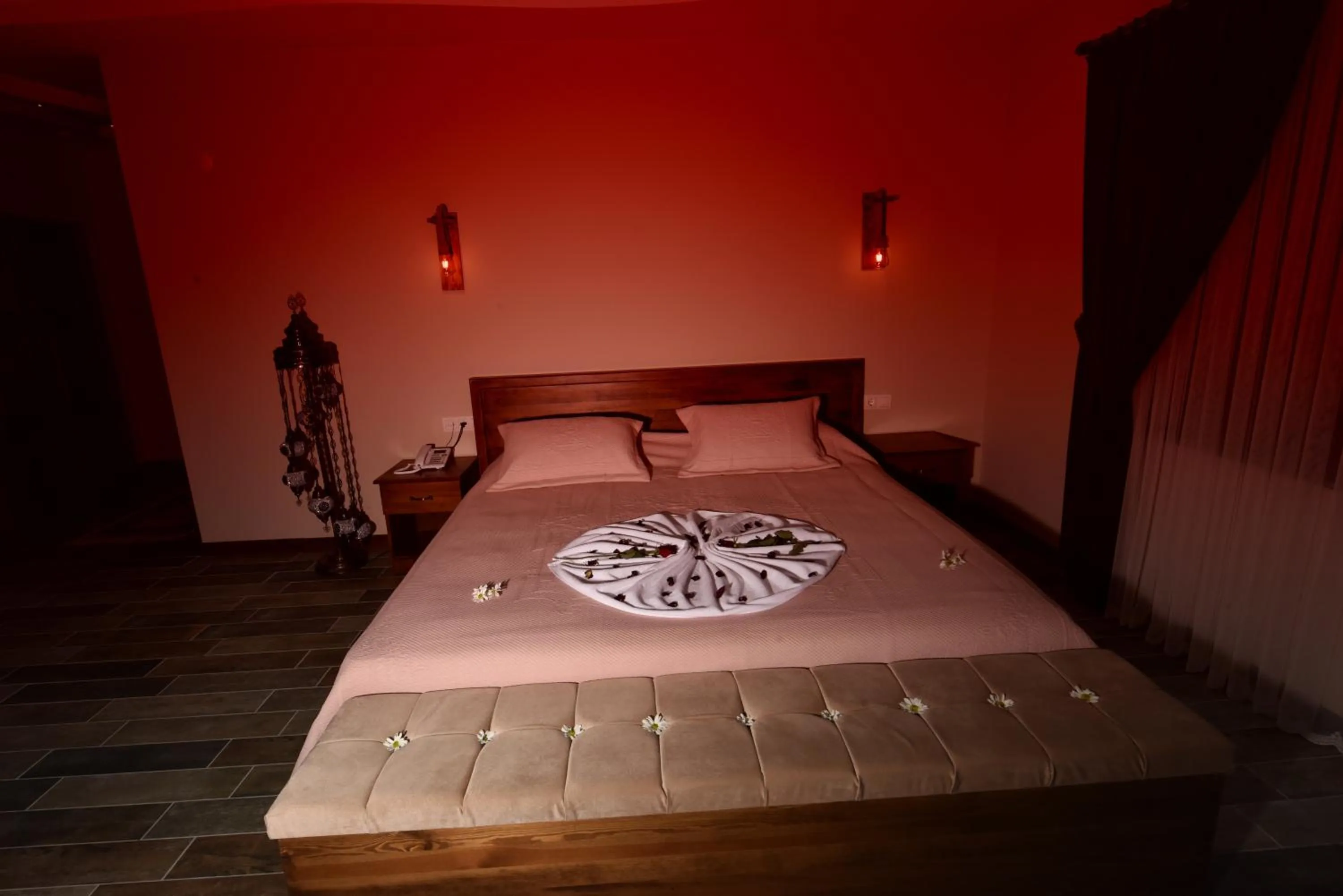 Bed in EL NAZAR STONE SUİTE