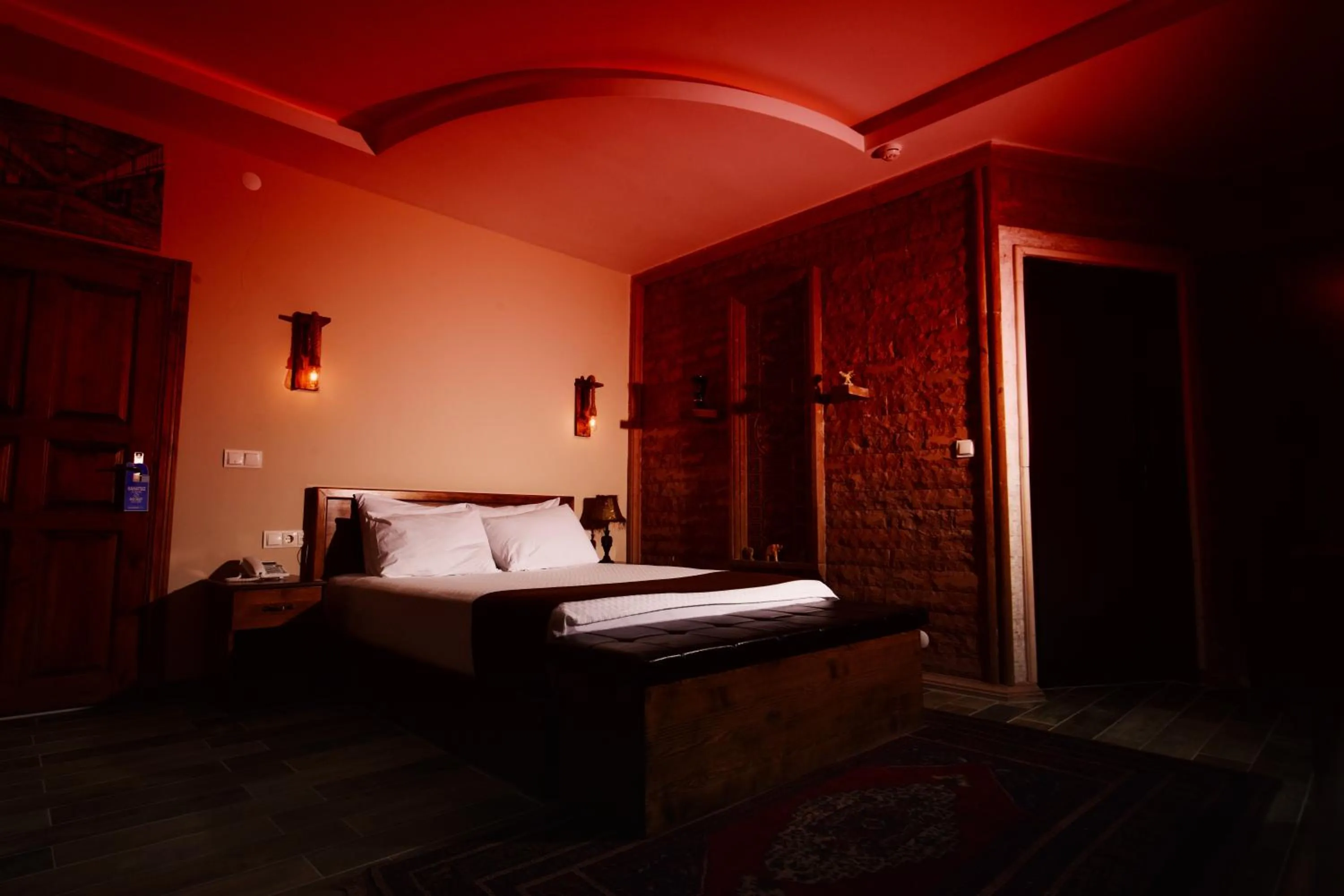 Bed in EL NAZAR STONE SUİTE