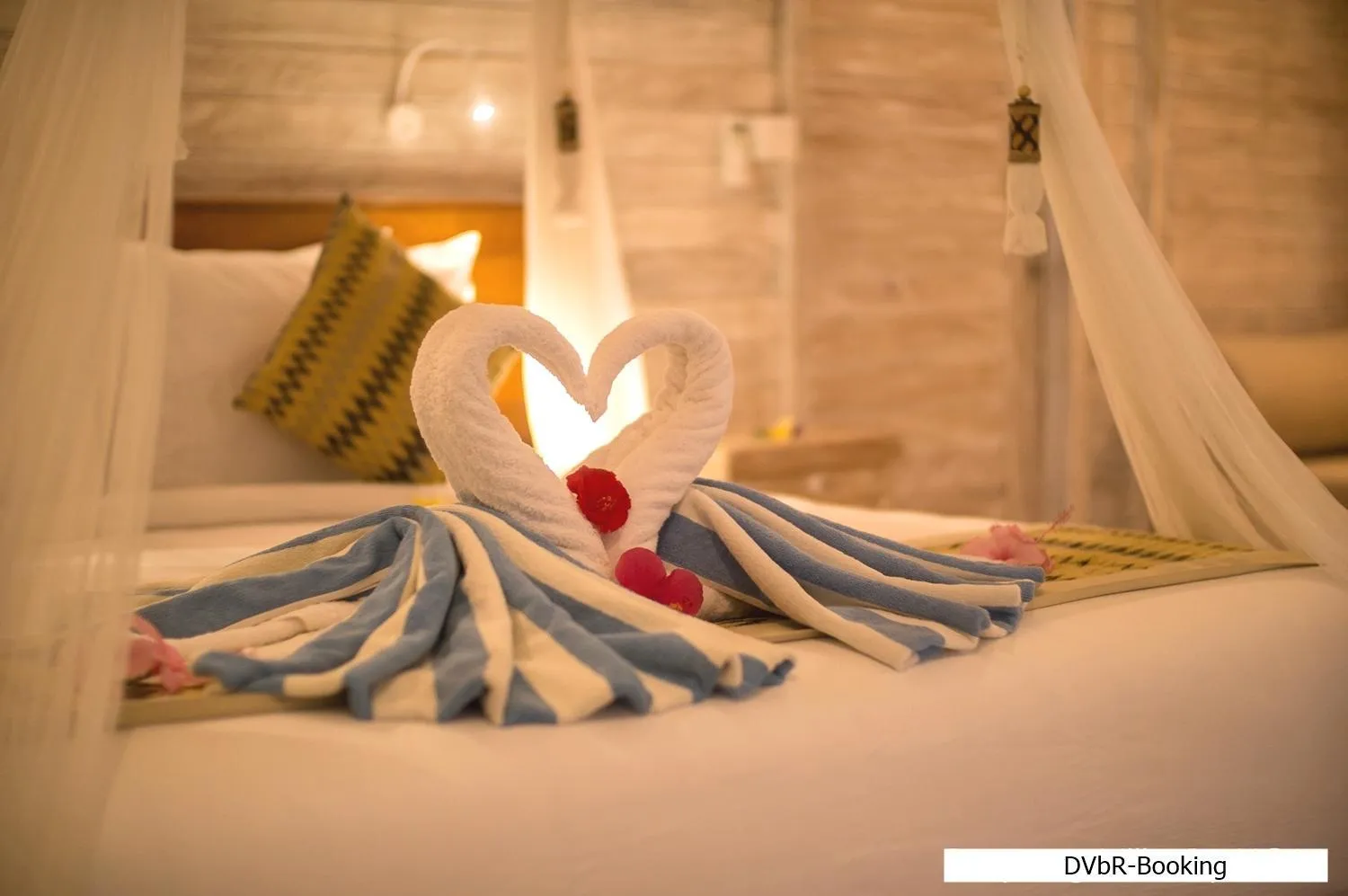 Bed in Dayung Villas By Reccoma