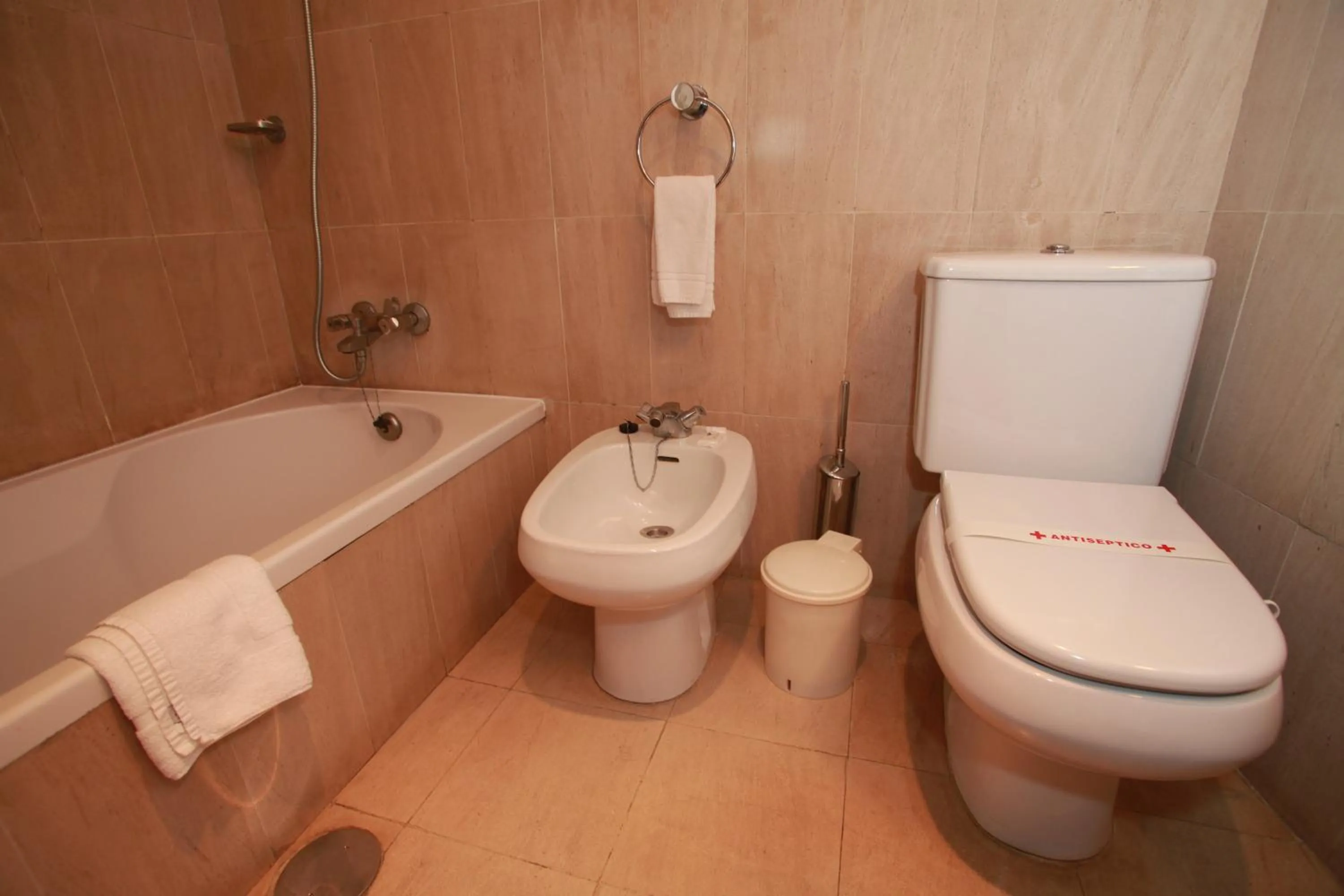 Bathroom in Aparthotel Imperatriz