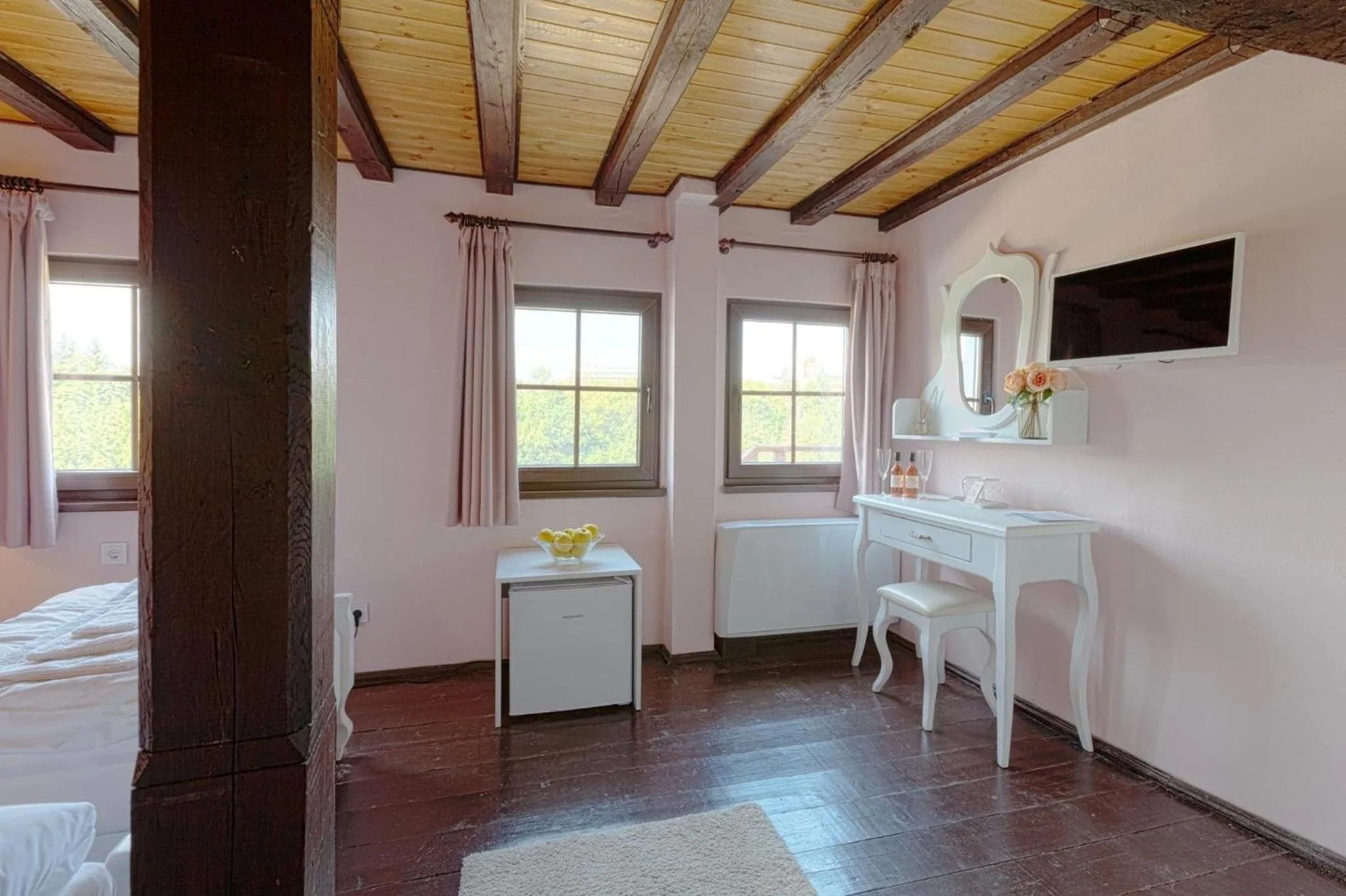 Photo of the whole room, Bed in HiStory INN Unique Guest House