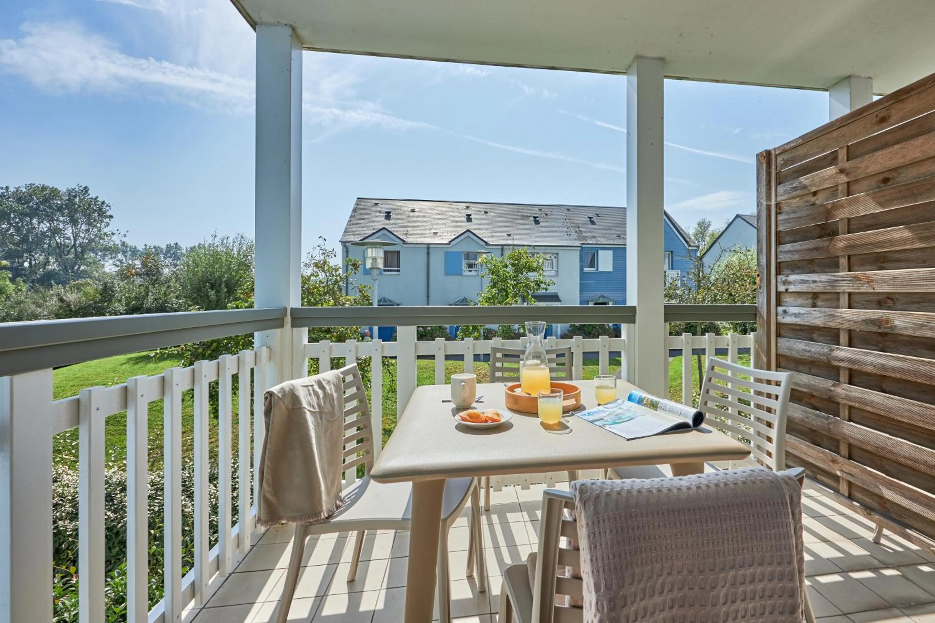 Property building in Pierre & Vacances Résidence Le Chant des Oiseaux