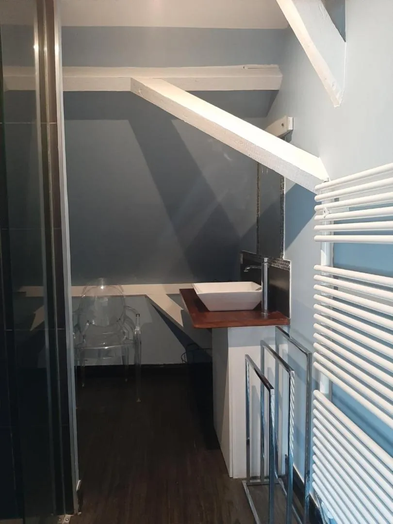 Bathroom, Bed in La Villa 30