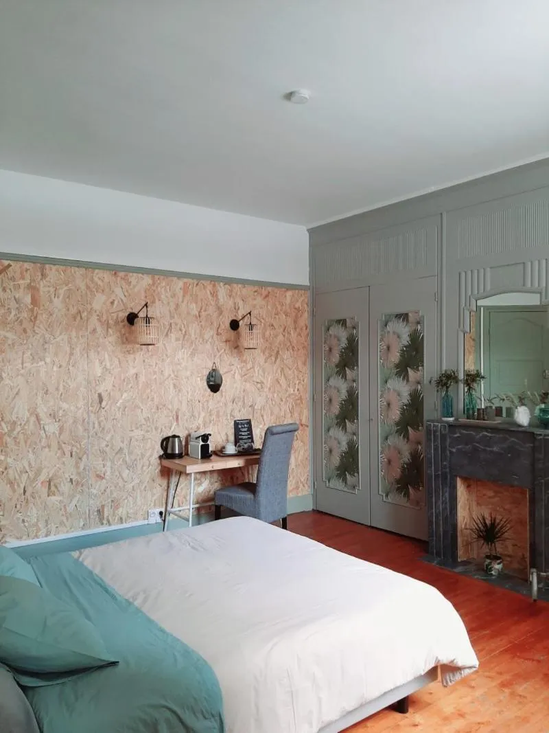 Photo of the whole room, Bed in La Villa 30