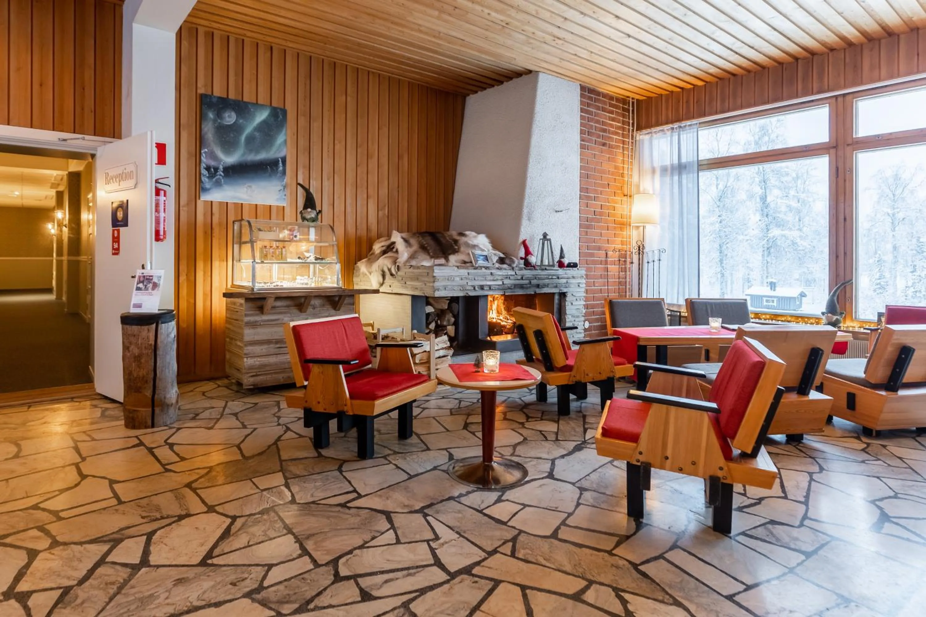 Lobby or reception in Hotel Metsähirvas