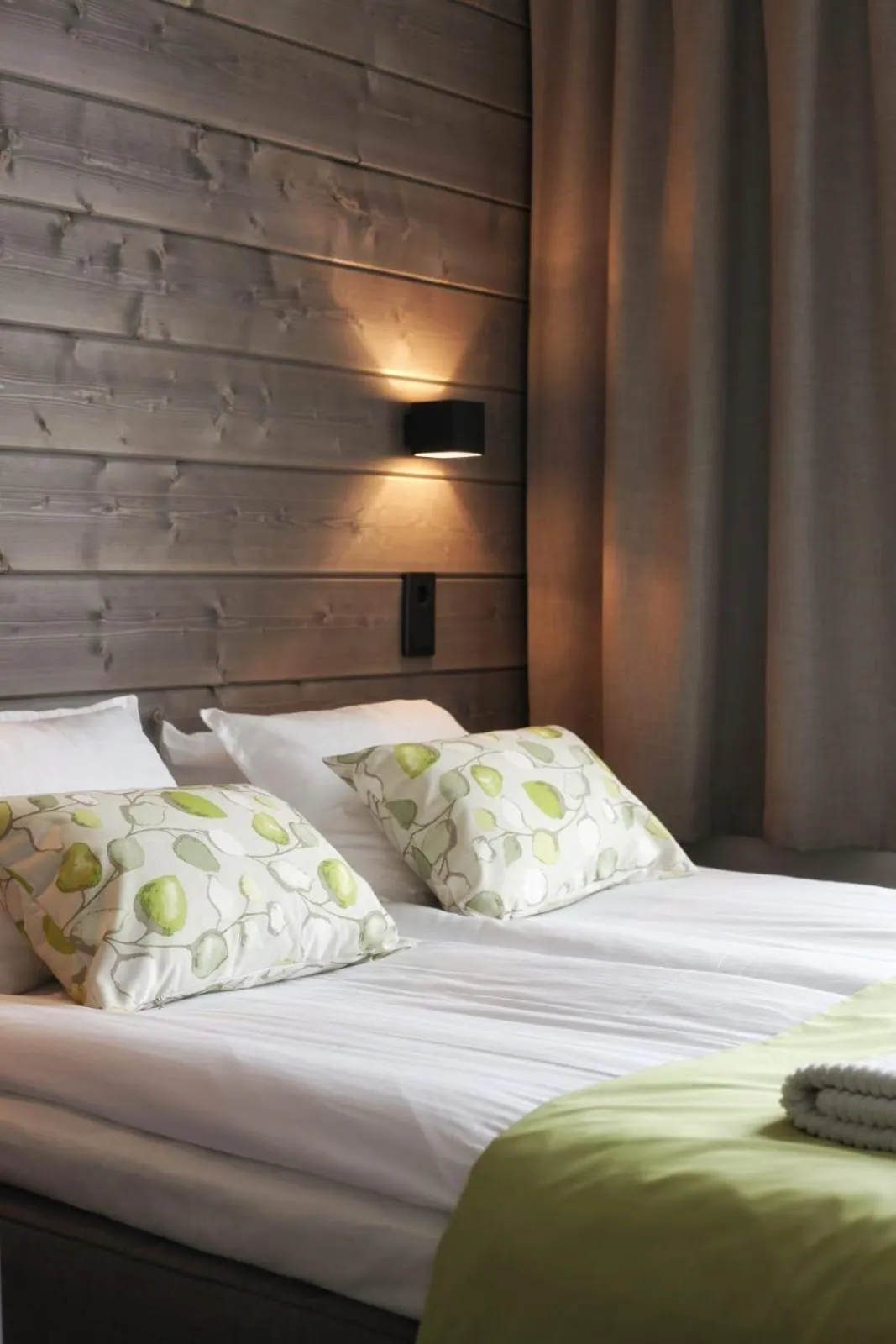 Bed in Hotel Metsähirvas