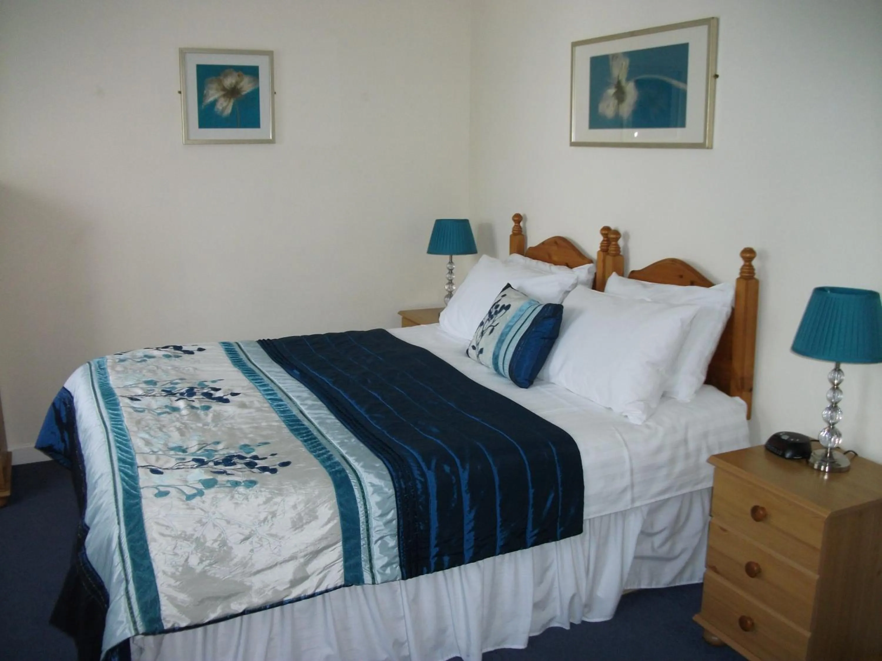 Bed in Green Haven Guest House