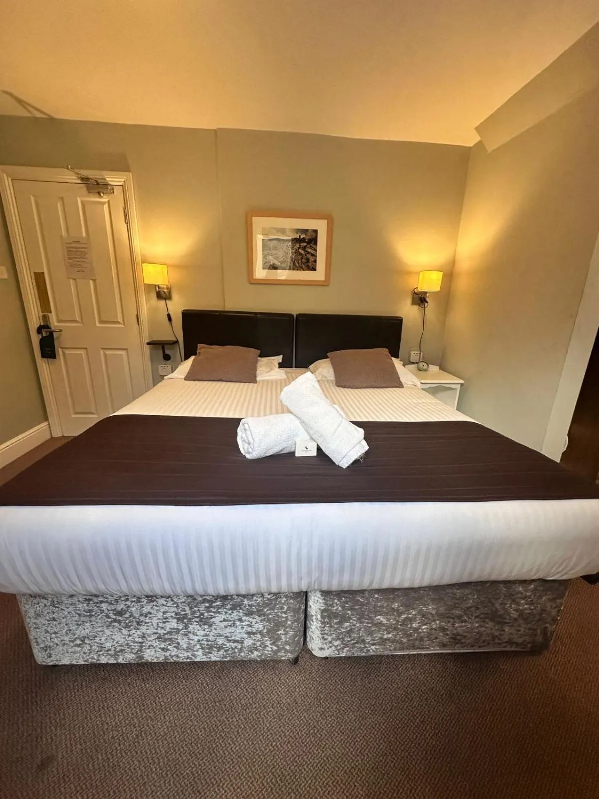 Bed in Ellan Vannin Hotel