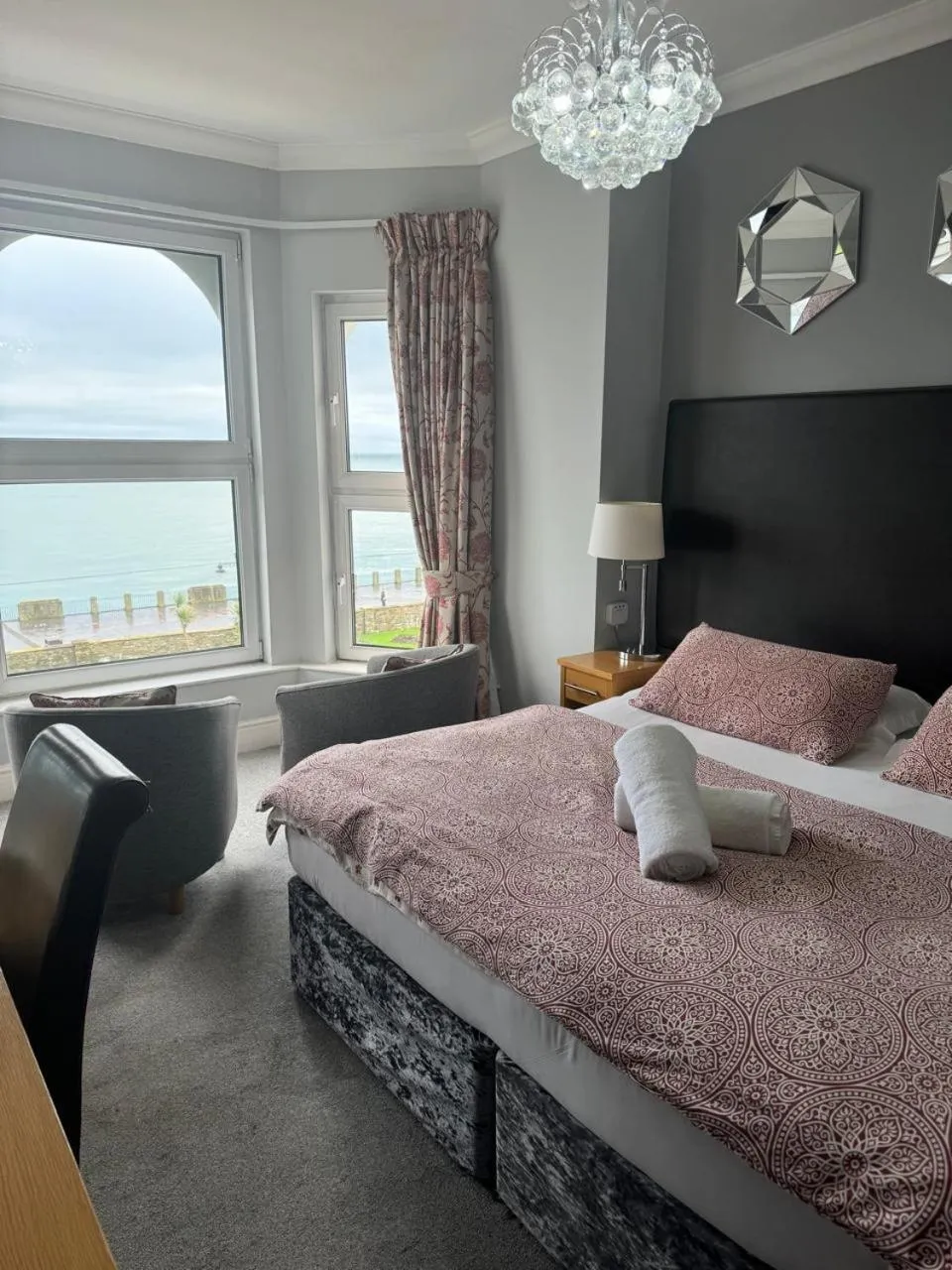 Bed in Ellan Vannin Hotel