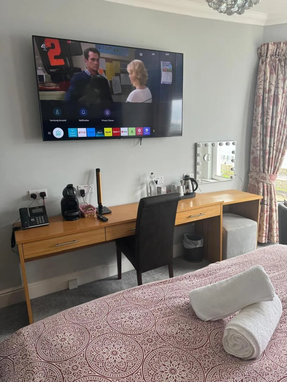 Bed in Ellan Vannin Hotel