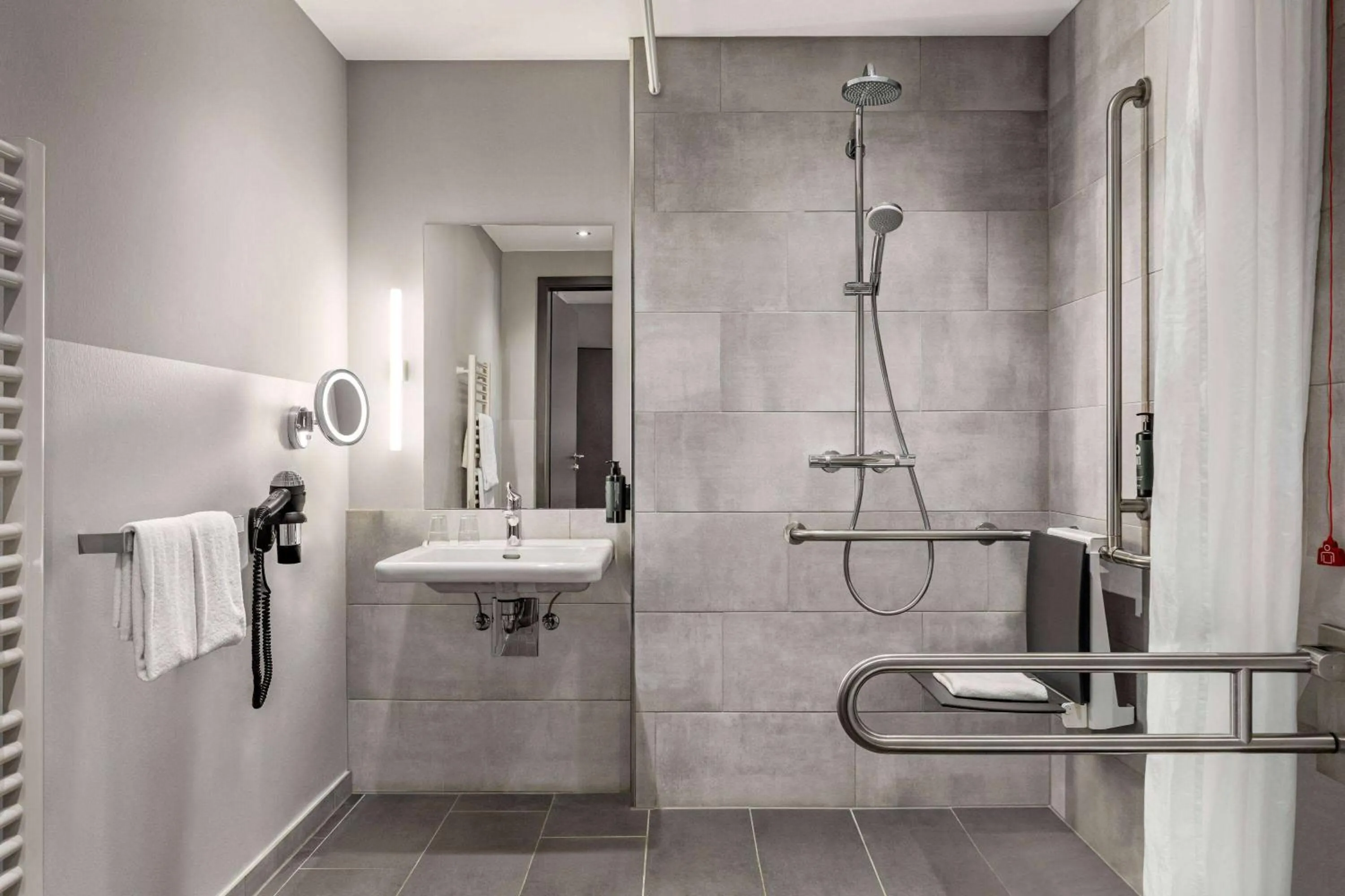 Shower in Vienna House Easy by Wyndham Bremen City Apartments