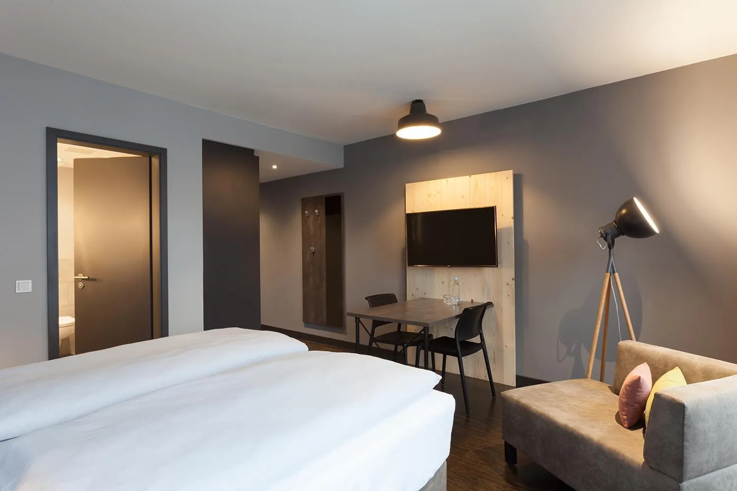 Photo of the whole room, Bed in Vienna House Easy by Wyndham Bremen City Apartments