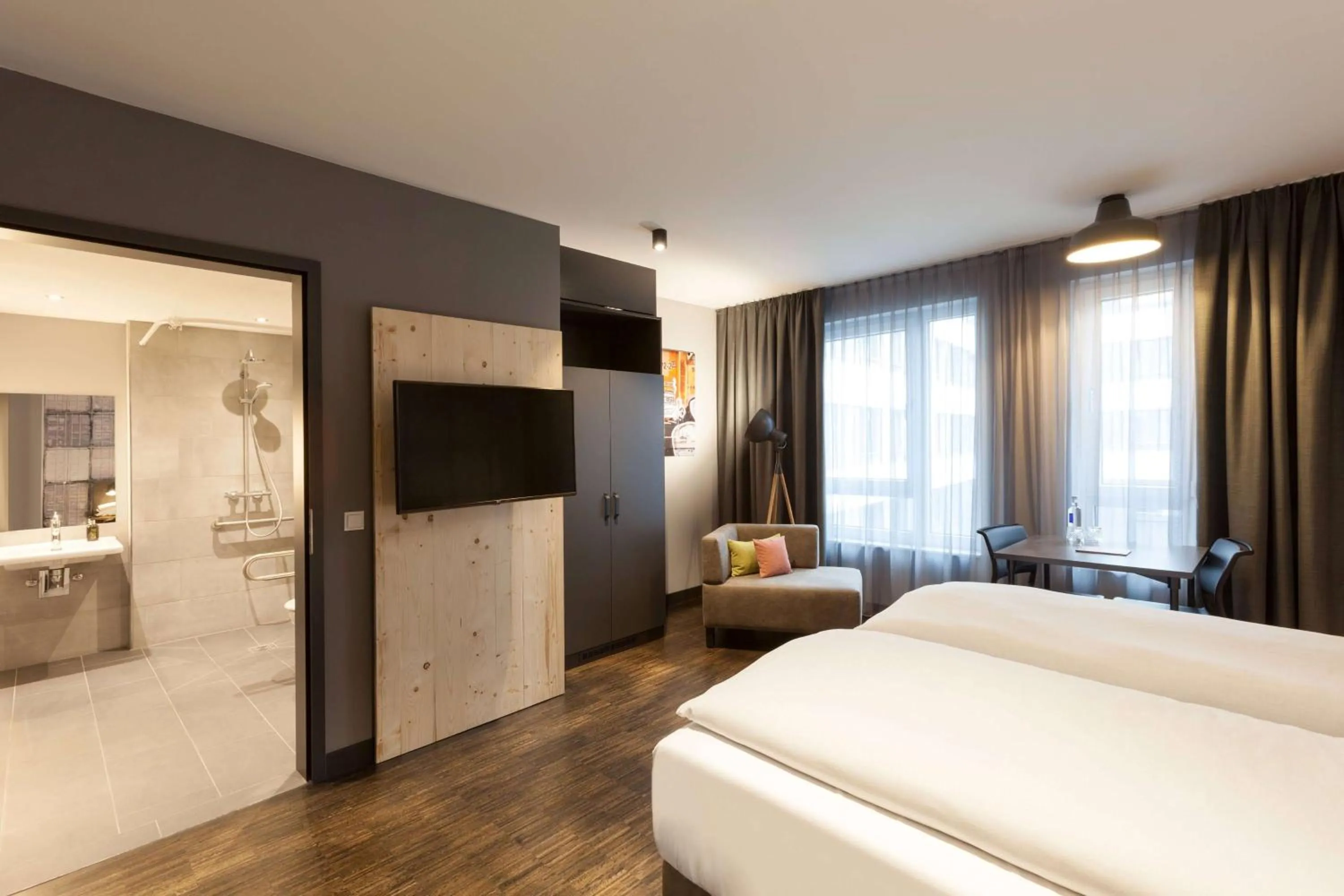 Photo of the whole room, Bed in Vienna House Easy by Wyndham Bremen City Apartments