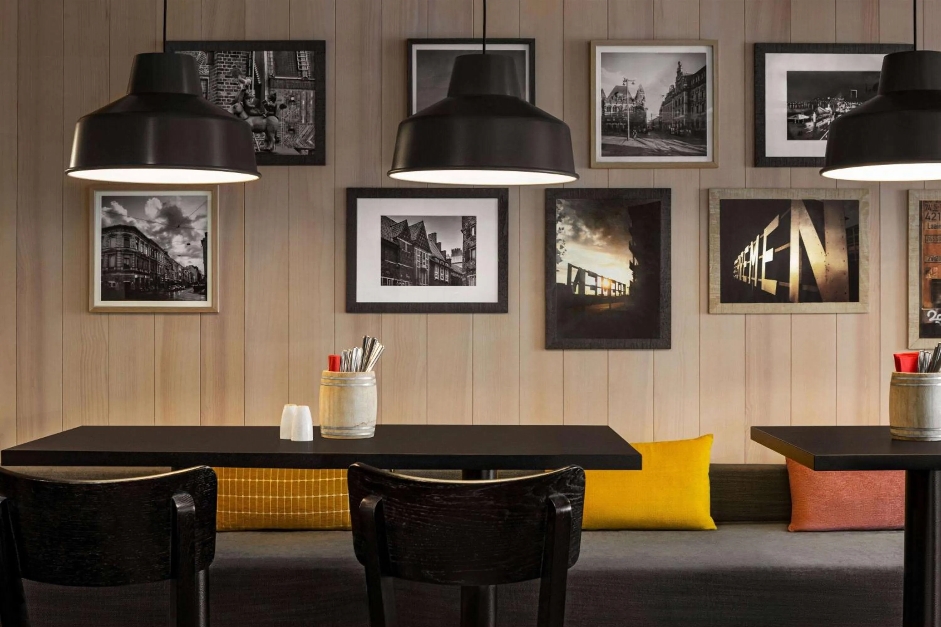 Restaurant/places to eat in Vienna House Easy by Wyndham Bremen City Apartments