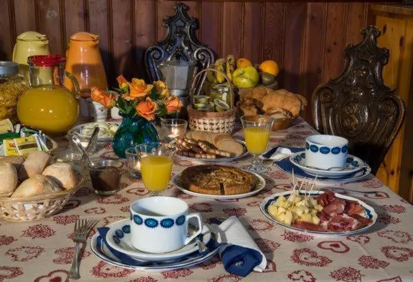 Breakfast in B&B La Tour de Villa