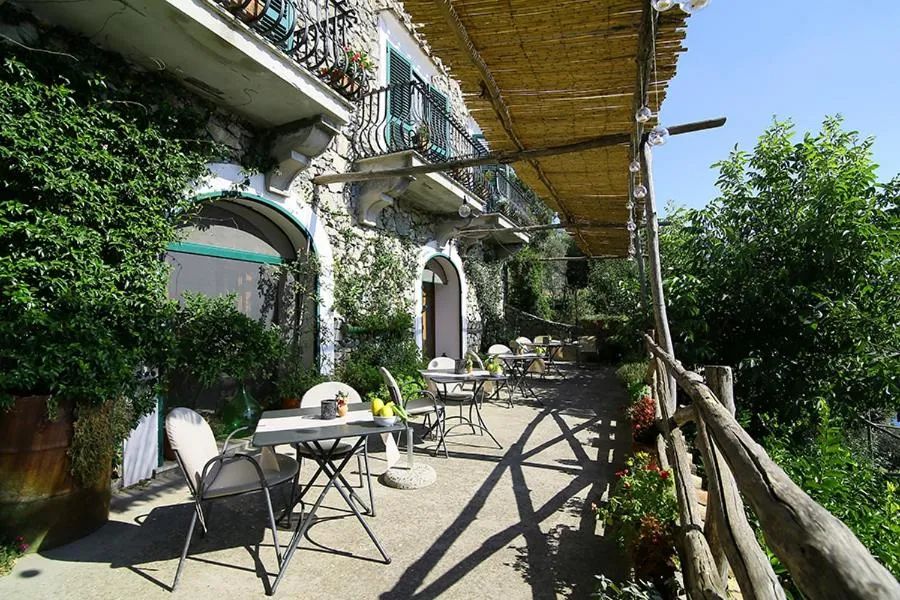Patio in Colle dell'Ara