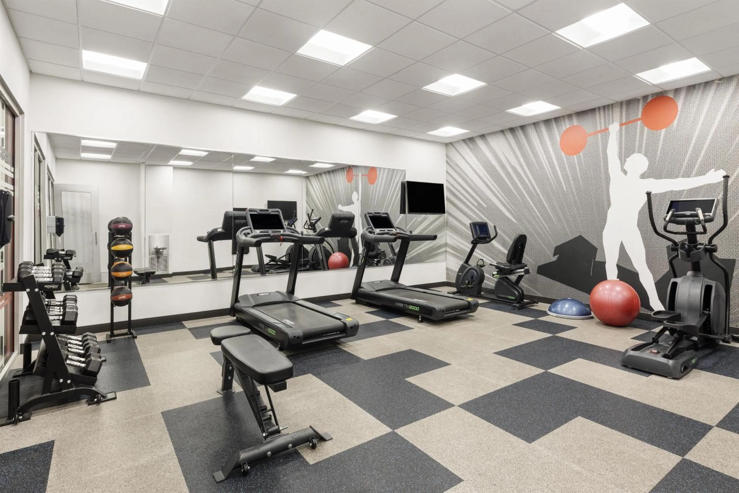 Fitness centre/facilities in GLo Best Western Nashville Airport