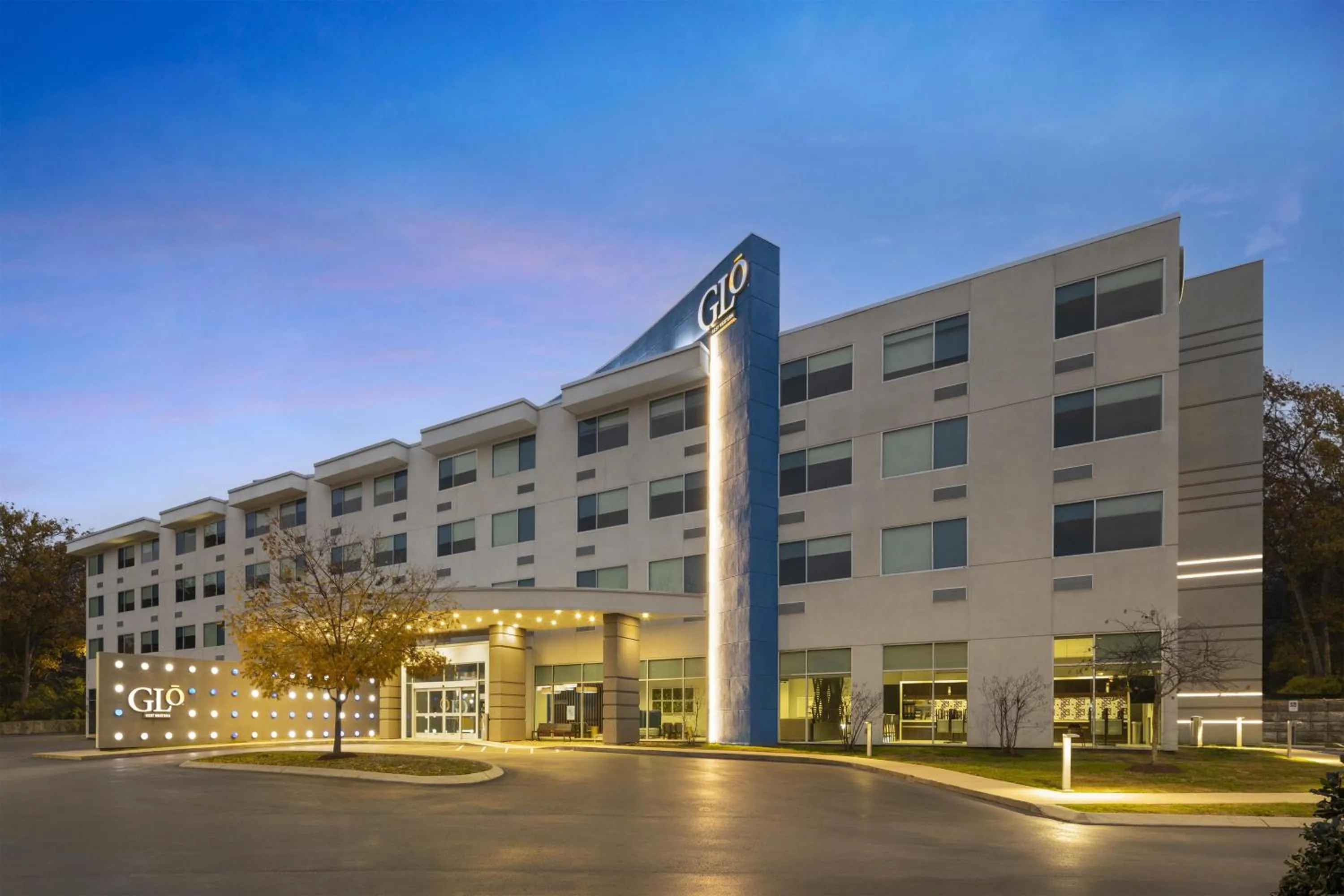 Property building in GLo Best Western Nashville Airport