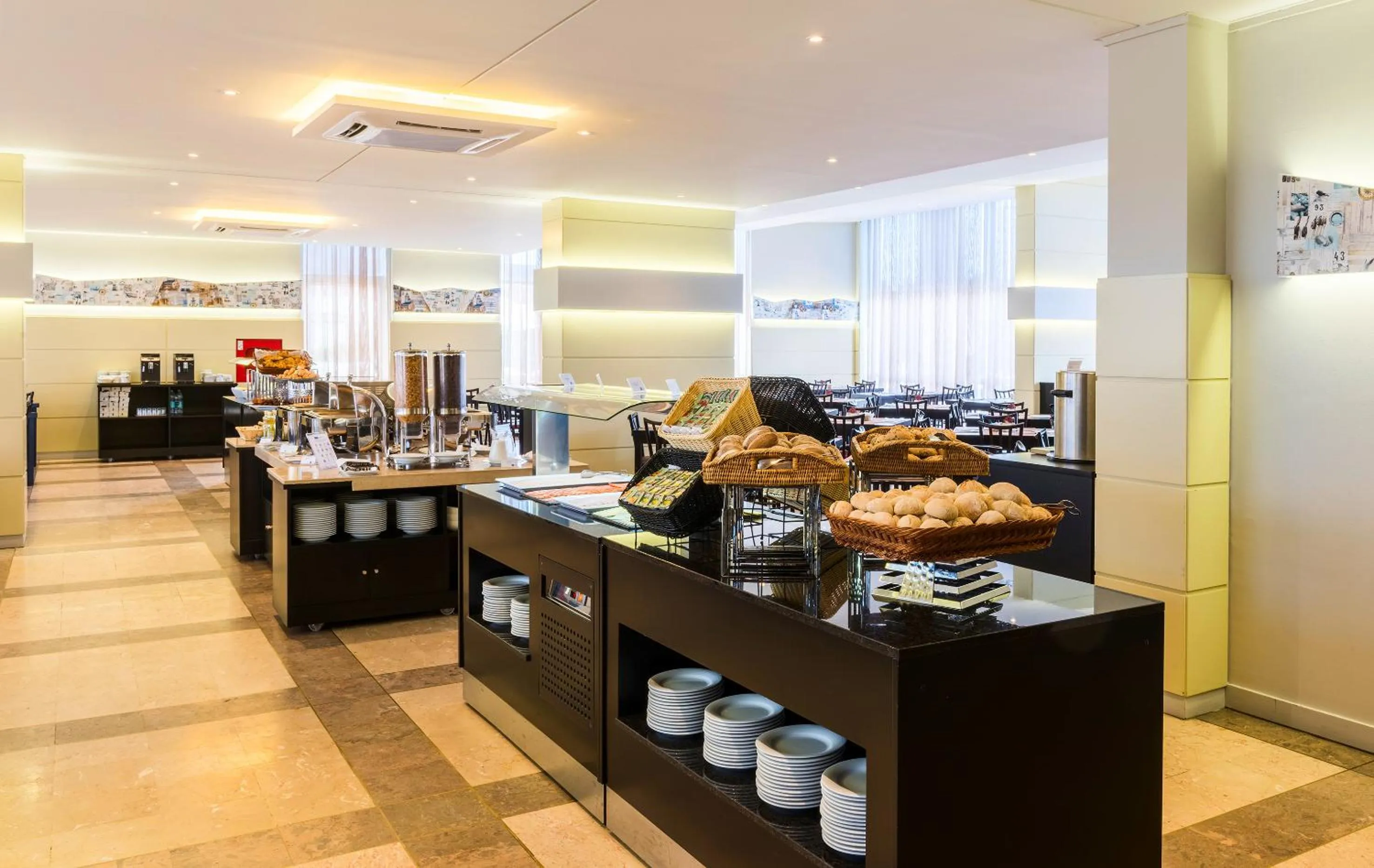 Breakfast in TRYP by Wyndham Lisboa Caparica Mar