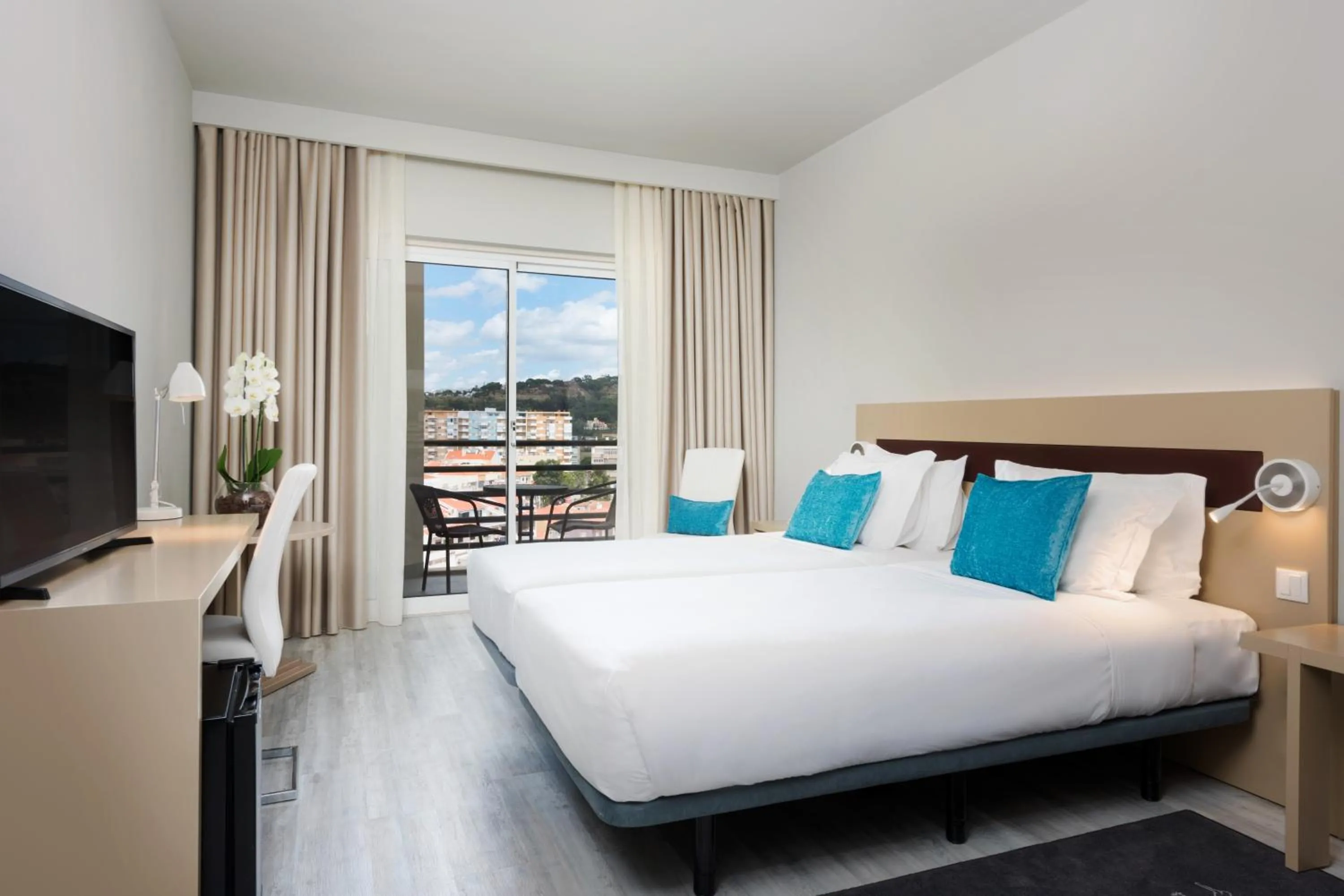 Bed in TRYP by Wyndham Lisboa Caparica Mar