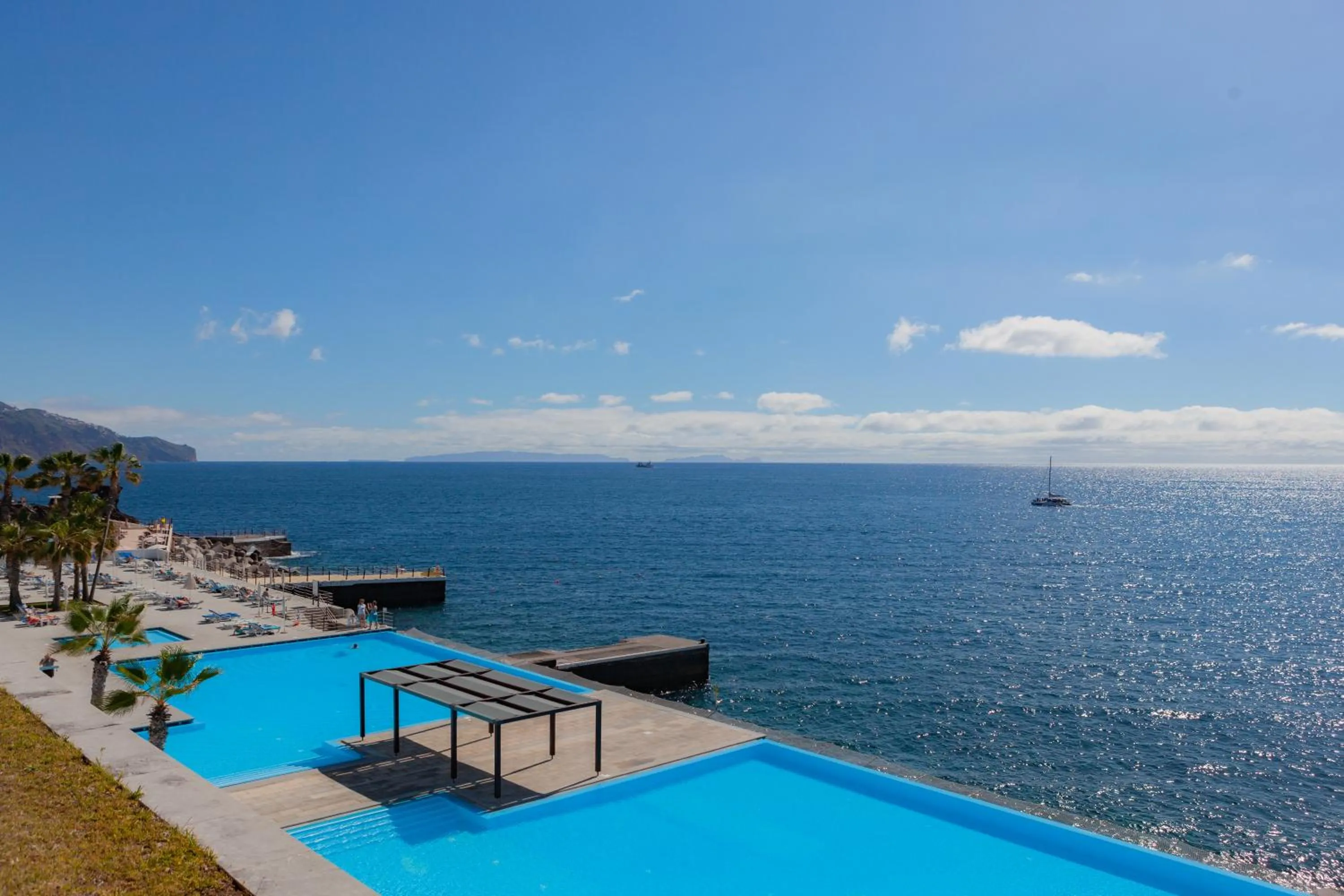 Pool view in VidaMar Resort Hotel Madeira