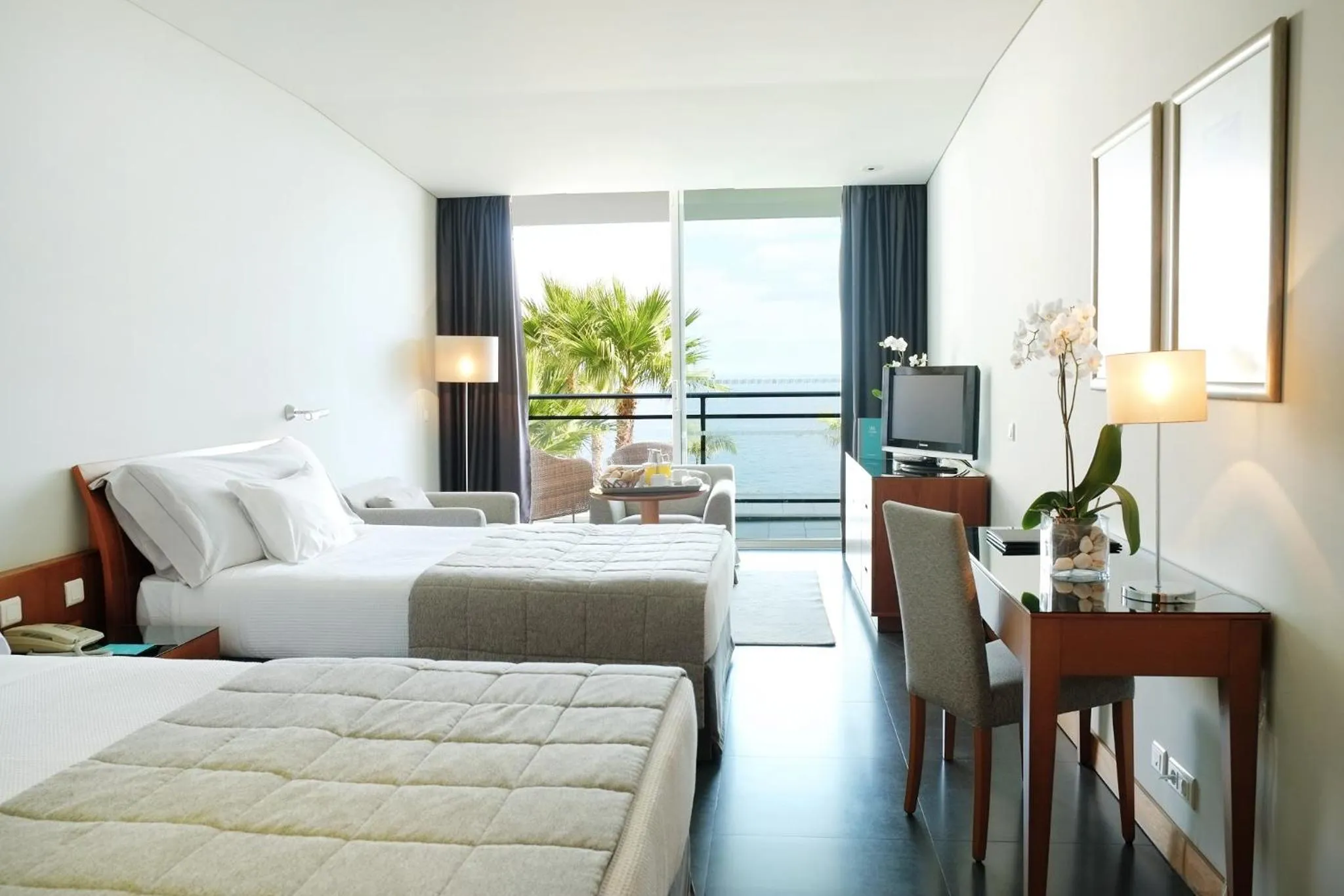 Bedroom, Bed in VidaMar Resort Hotel Madeira