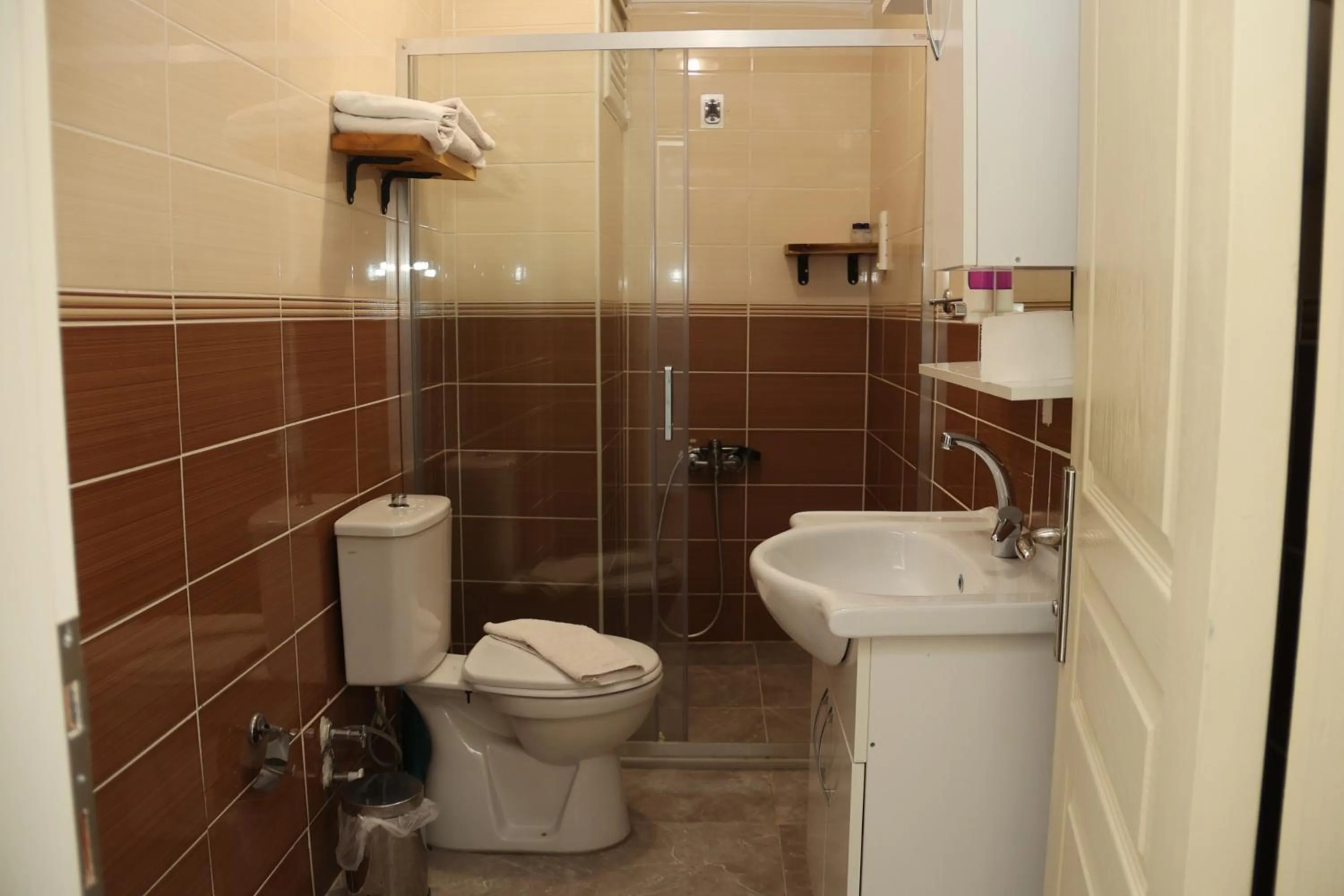 Shower in Grand Koru Hotel Beach