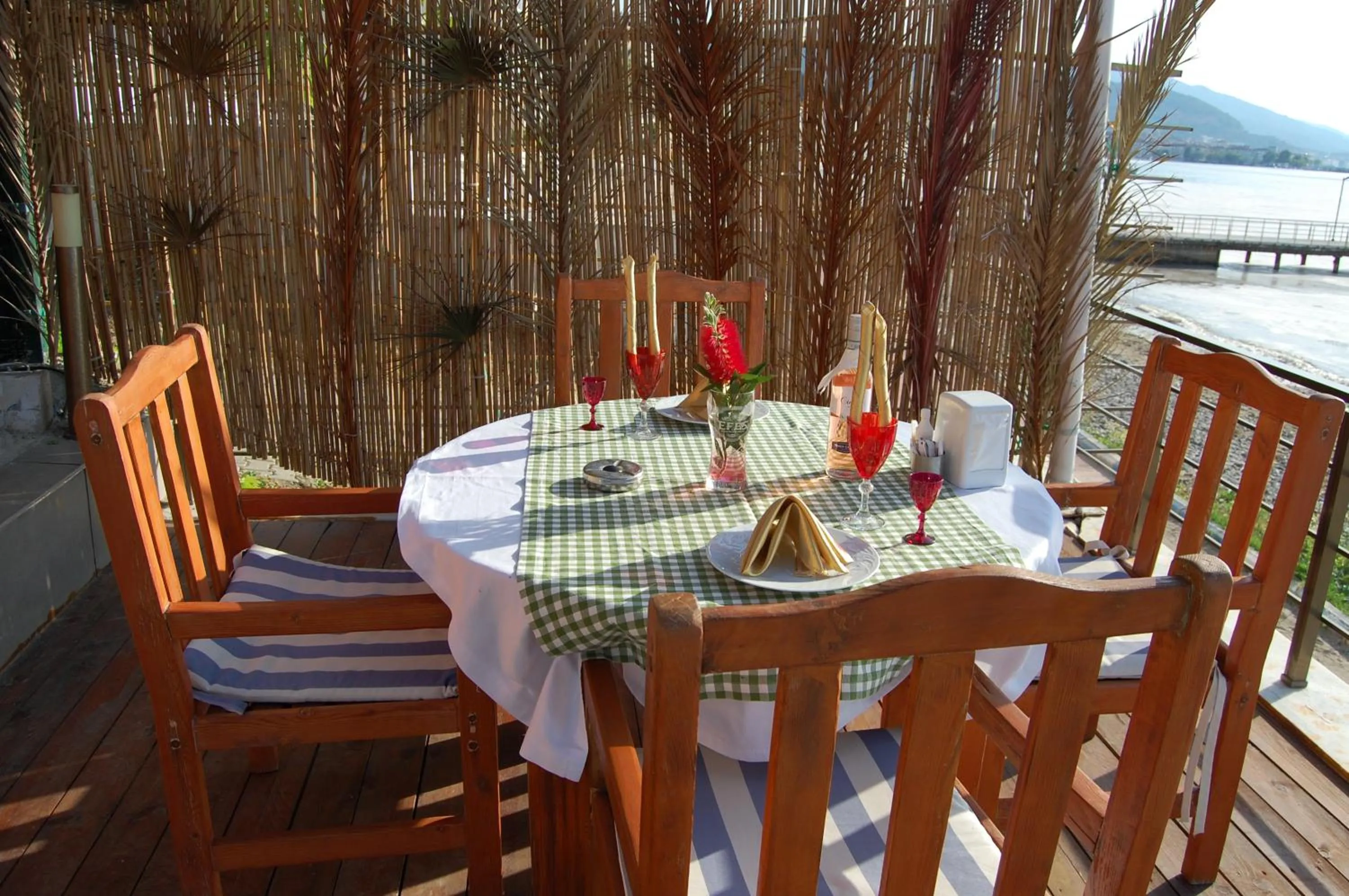 Restaurant/places to eat in Grand Koru Hotel Beach