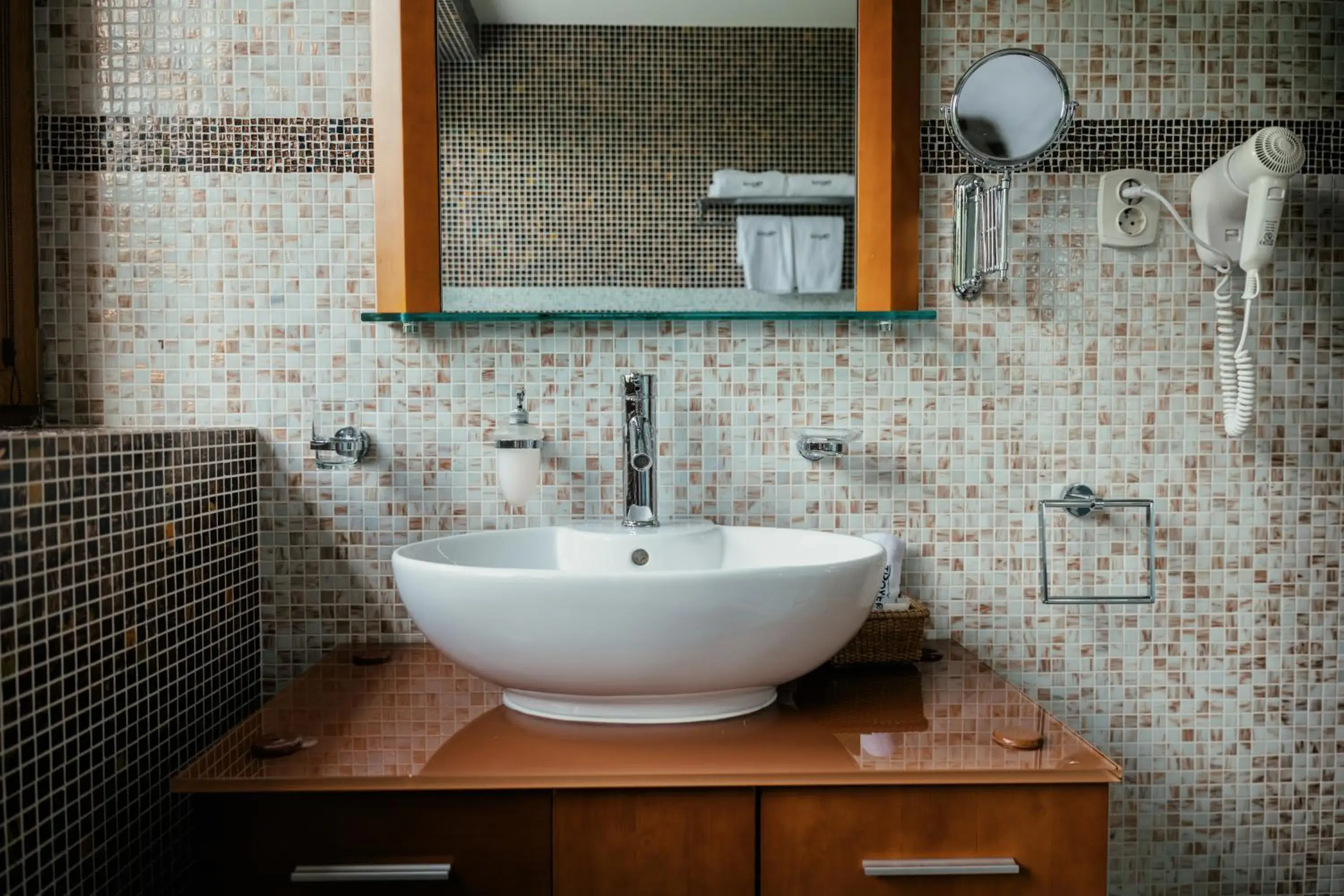 Deluxe Double or Twin Room with Garden View in Hotel Troyer Deluxe Double or Twin Room with Garden View in Hotel Troyer