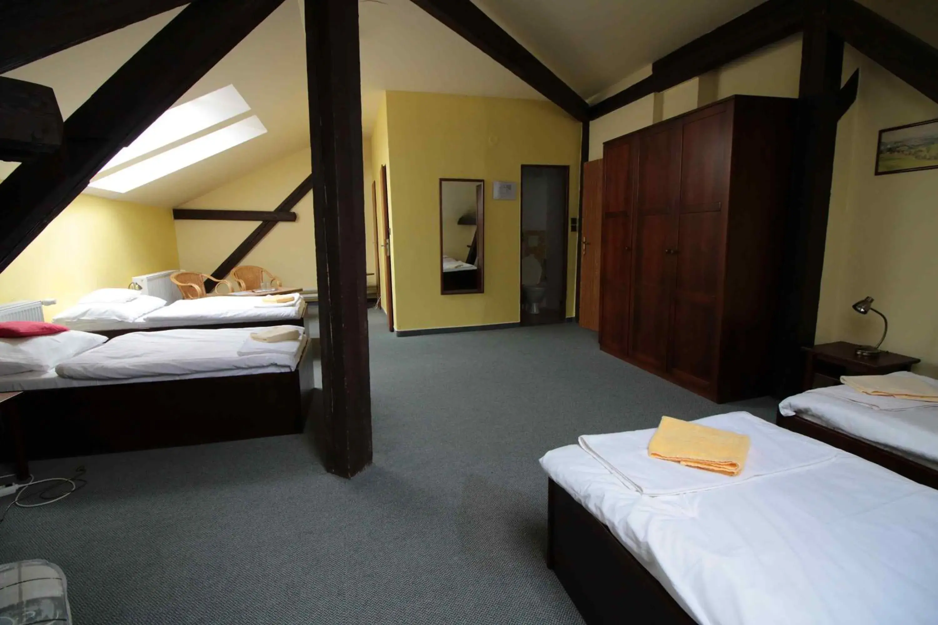 Quadruple Room with Private Bathroom in Hotel Nobys Quadruple Room with Private Bathroom in Hotel Nobys