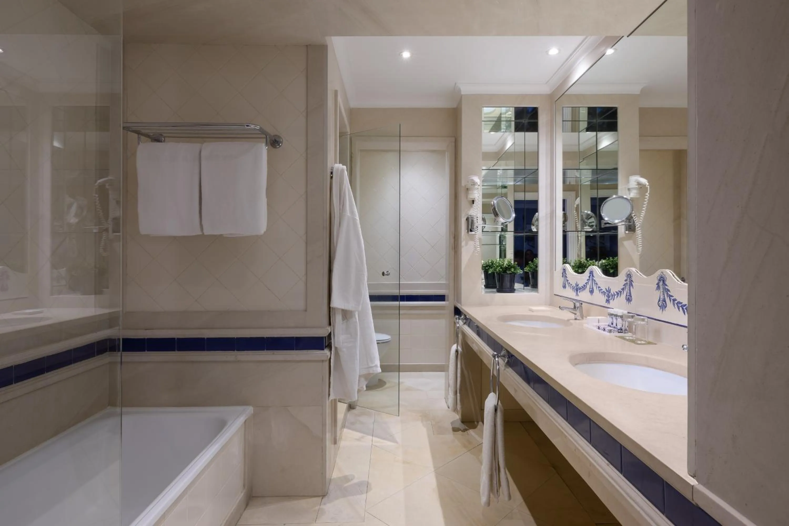 Bathroom in M'AR De AR Muralhas