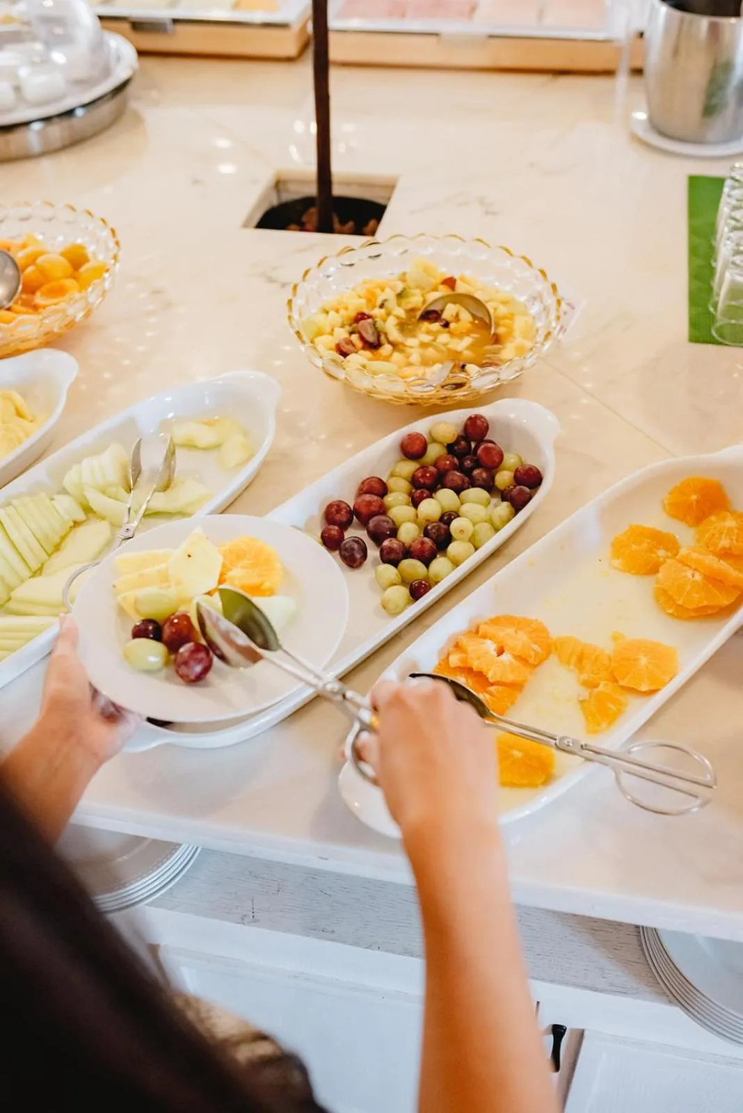 Buffet breakfast in M'AR De AR Muralhas